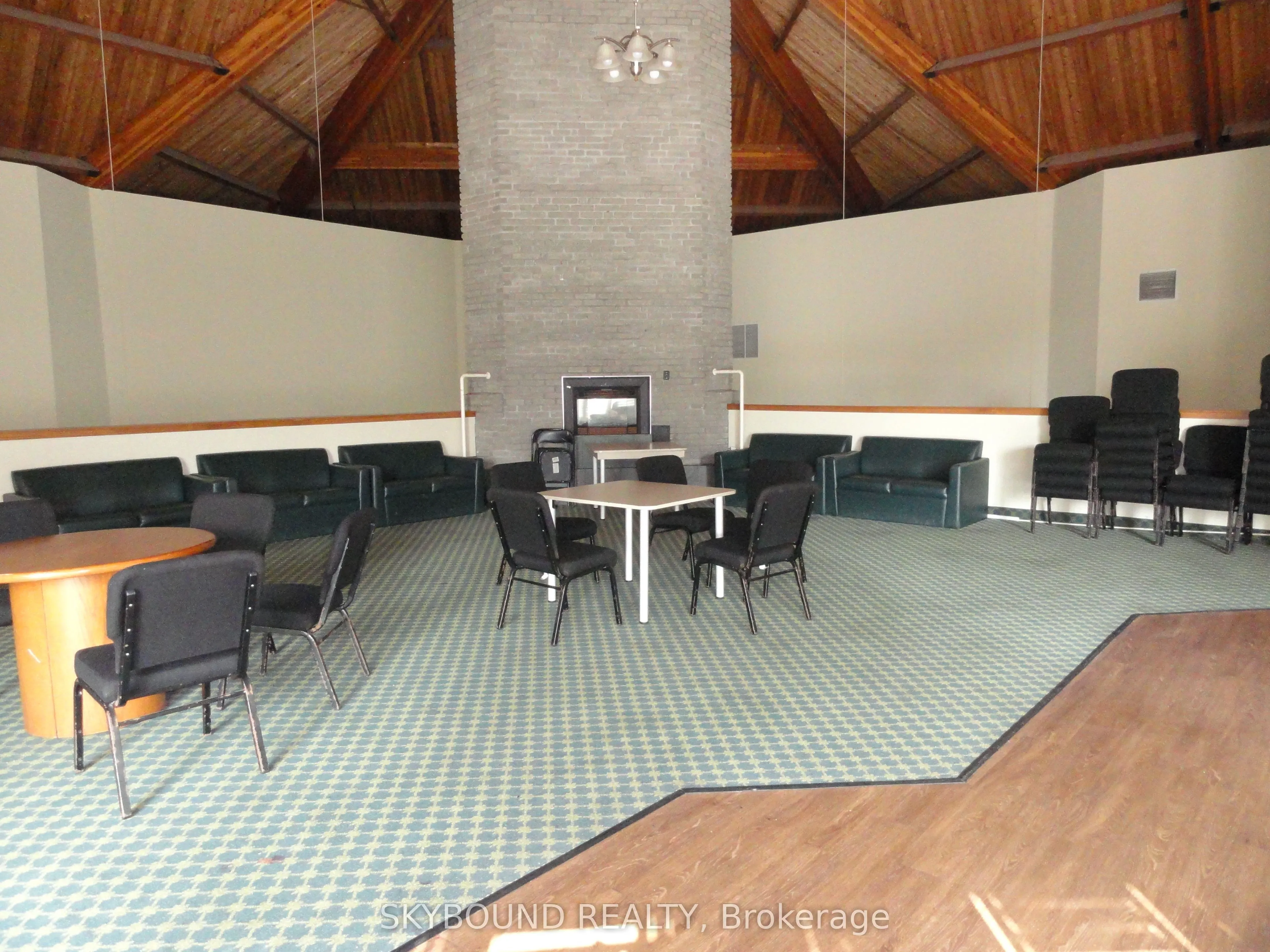 2177 Burnhamthorpe Road W, #909