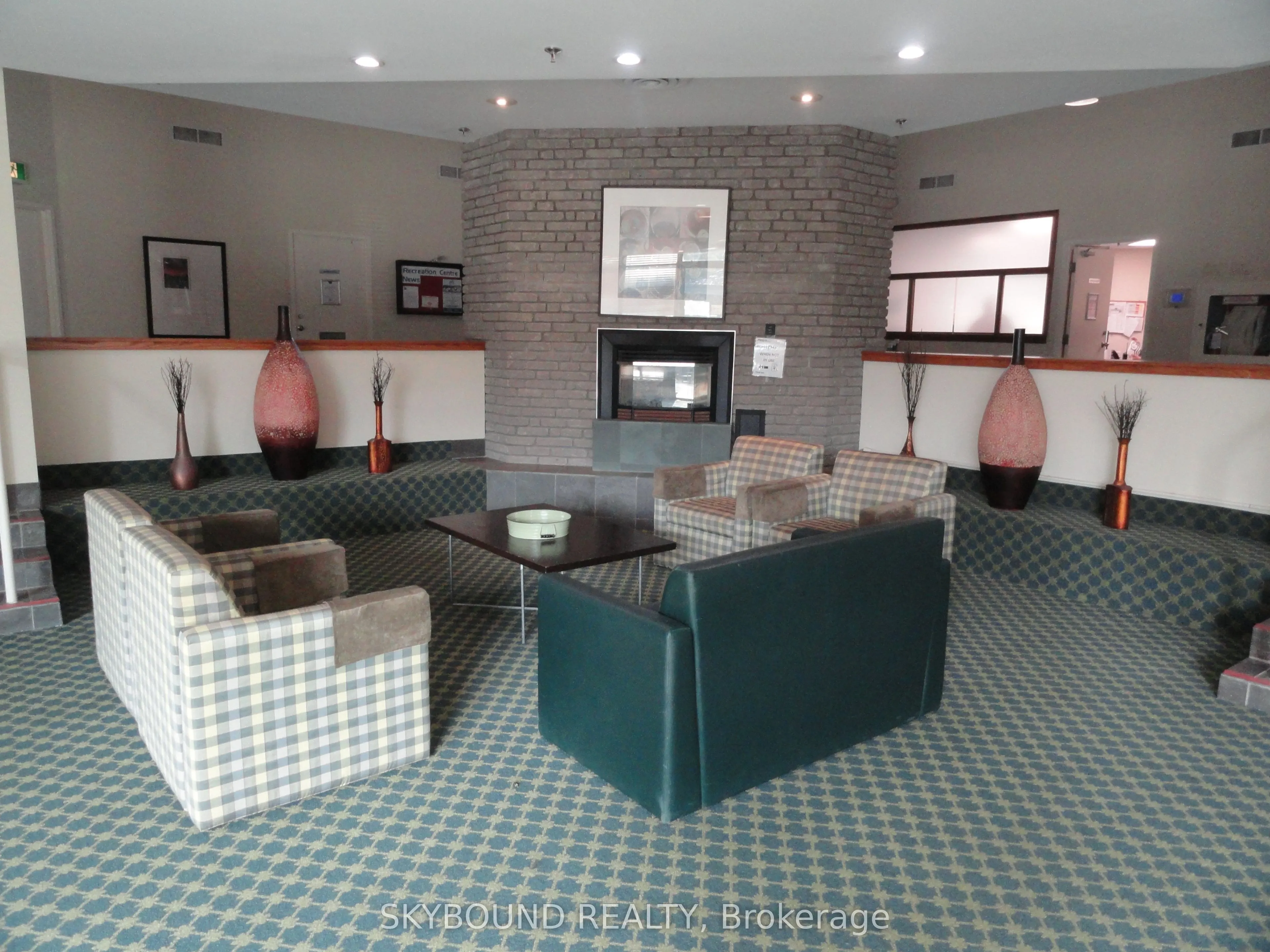 2177 Burnhamthorpe Road W, #909