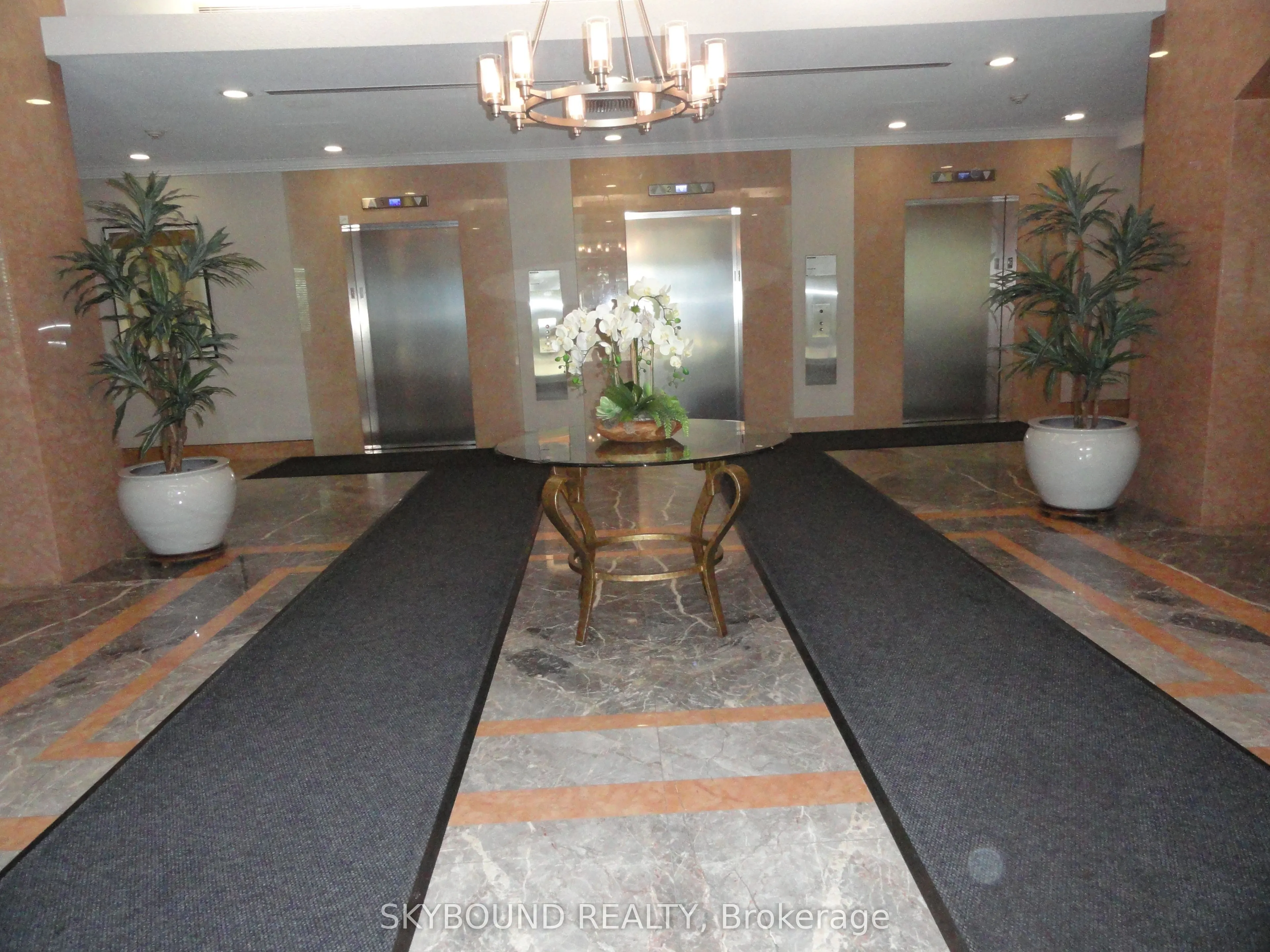 2177 Burnhamthorpe Road W, #909