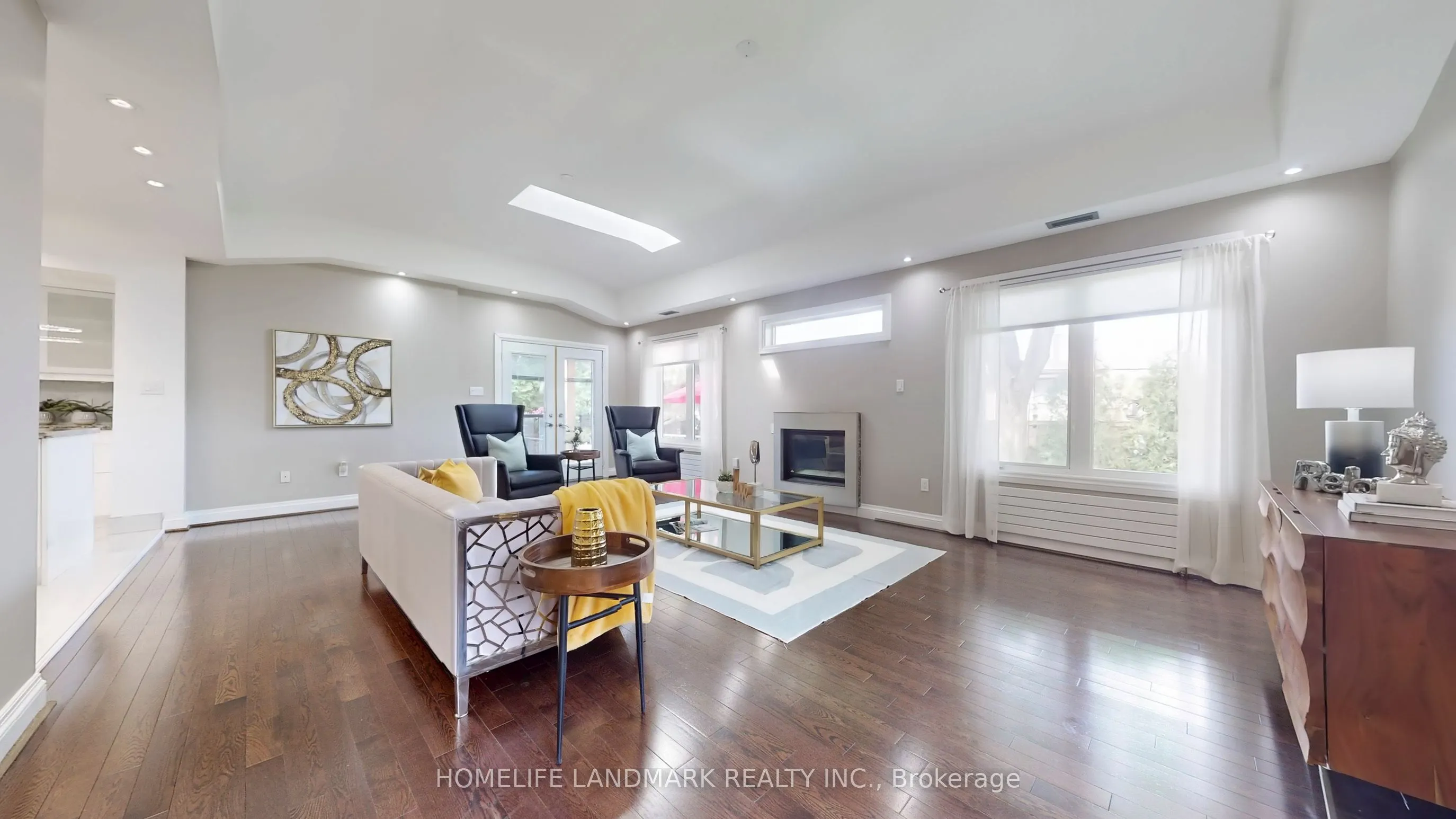 12 Carousel Court