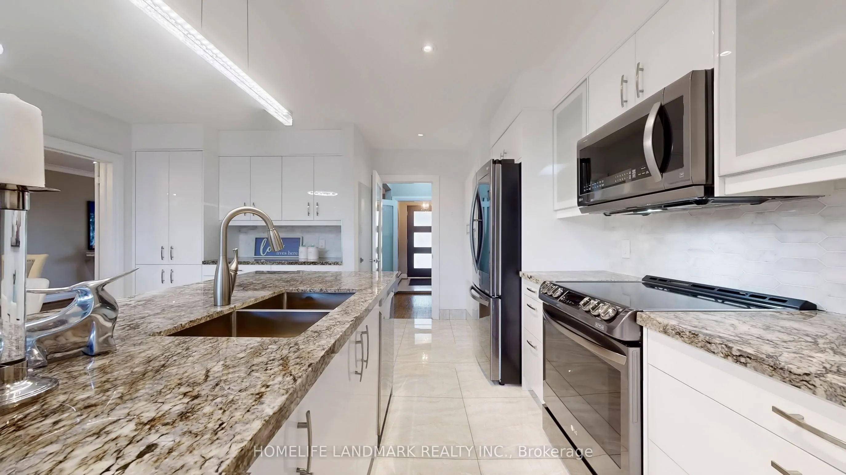 12 Carousel Court