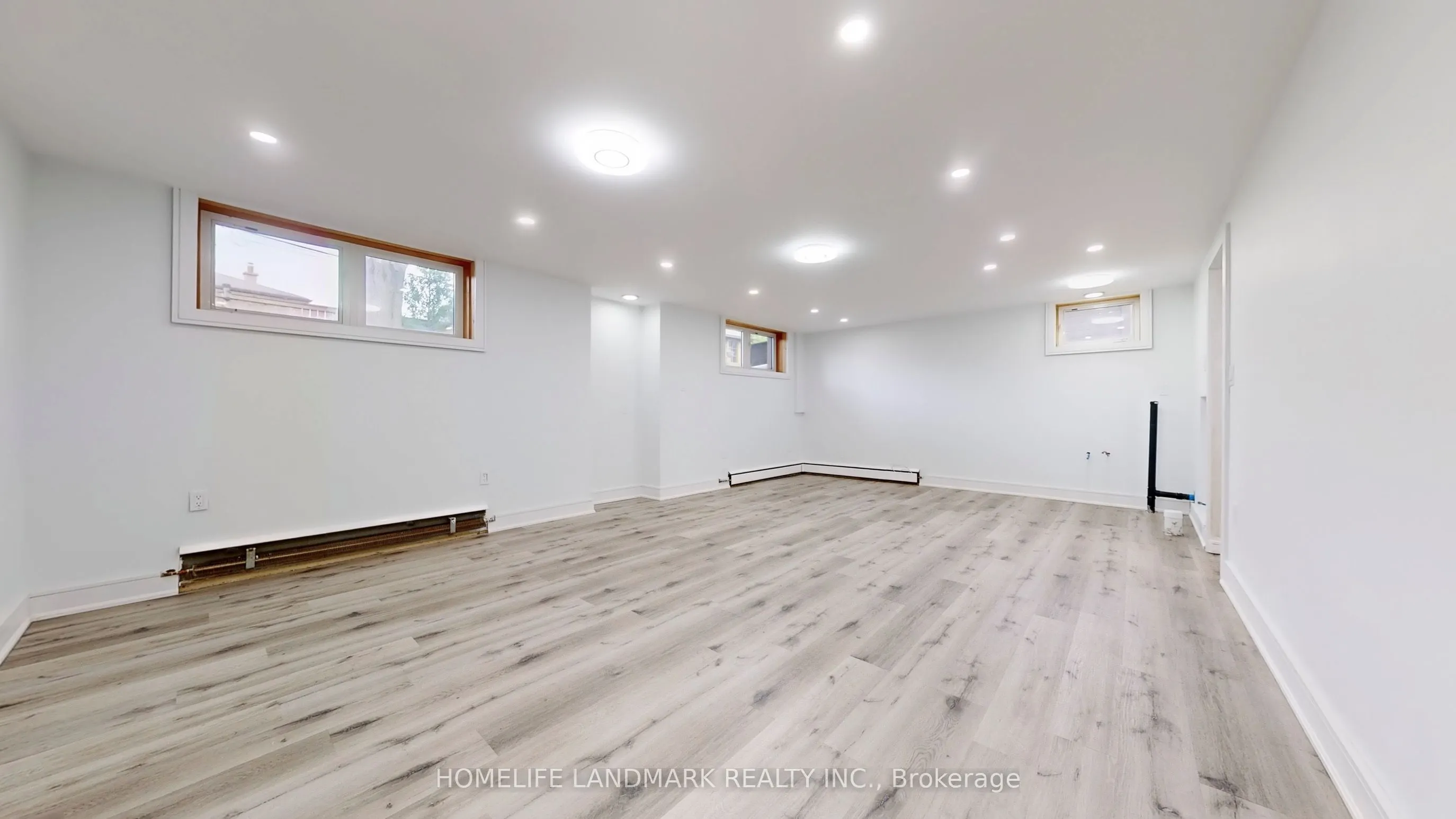 12 Carousel Court
