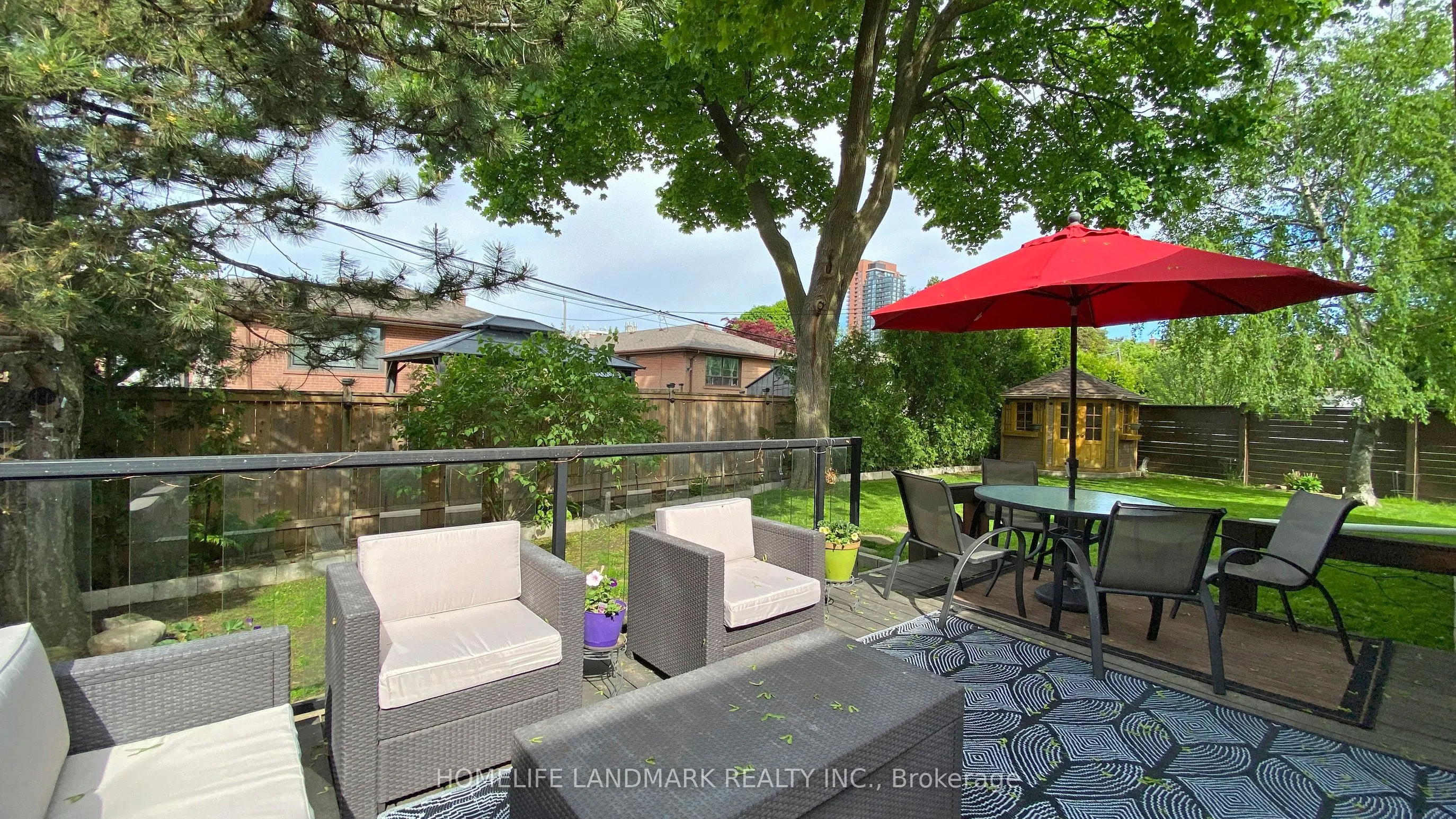 12 Carousel Court