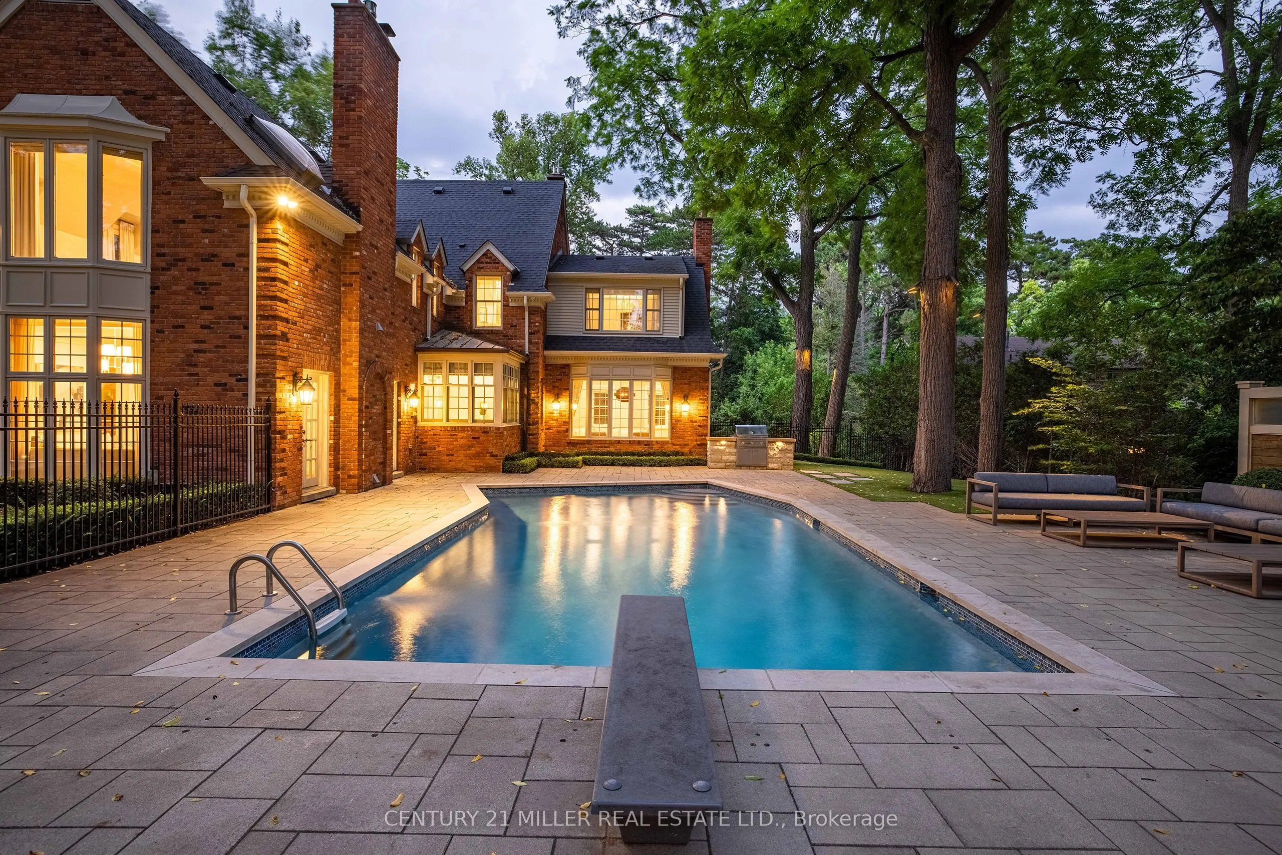 140 Chartwell Road