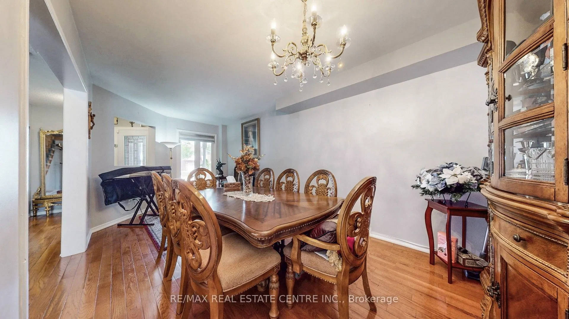 6899 Bansbridge Crescent