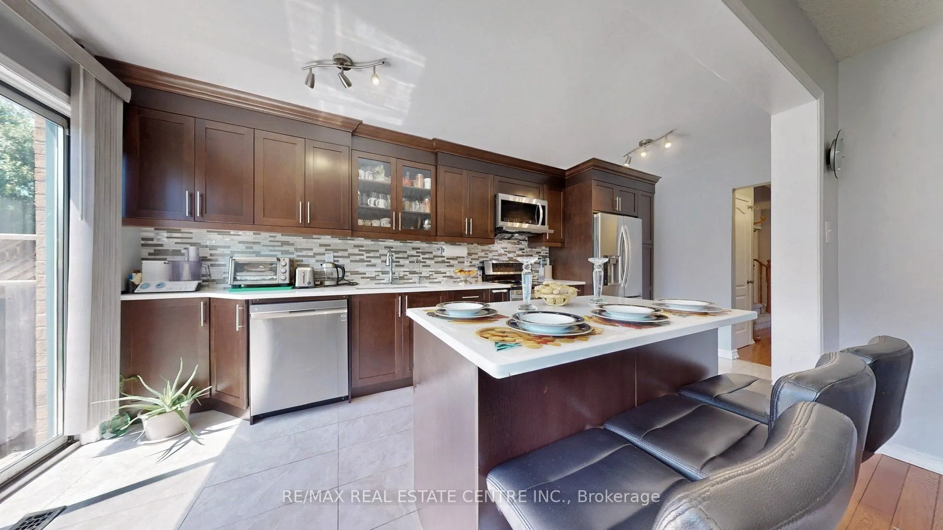 6899 Bansbridge Crescent