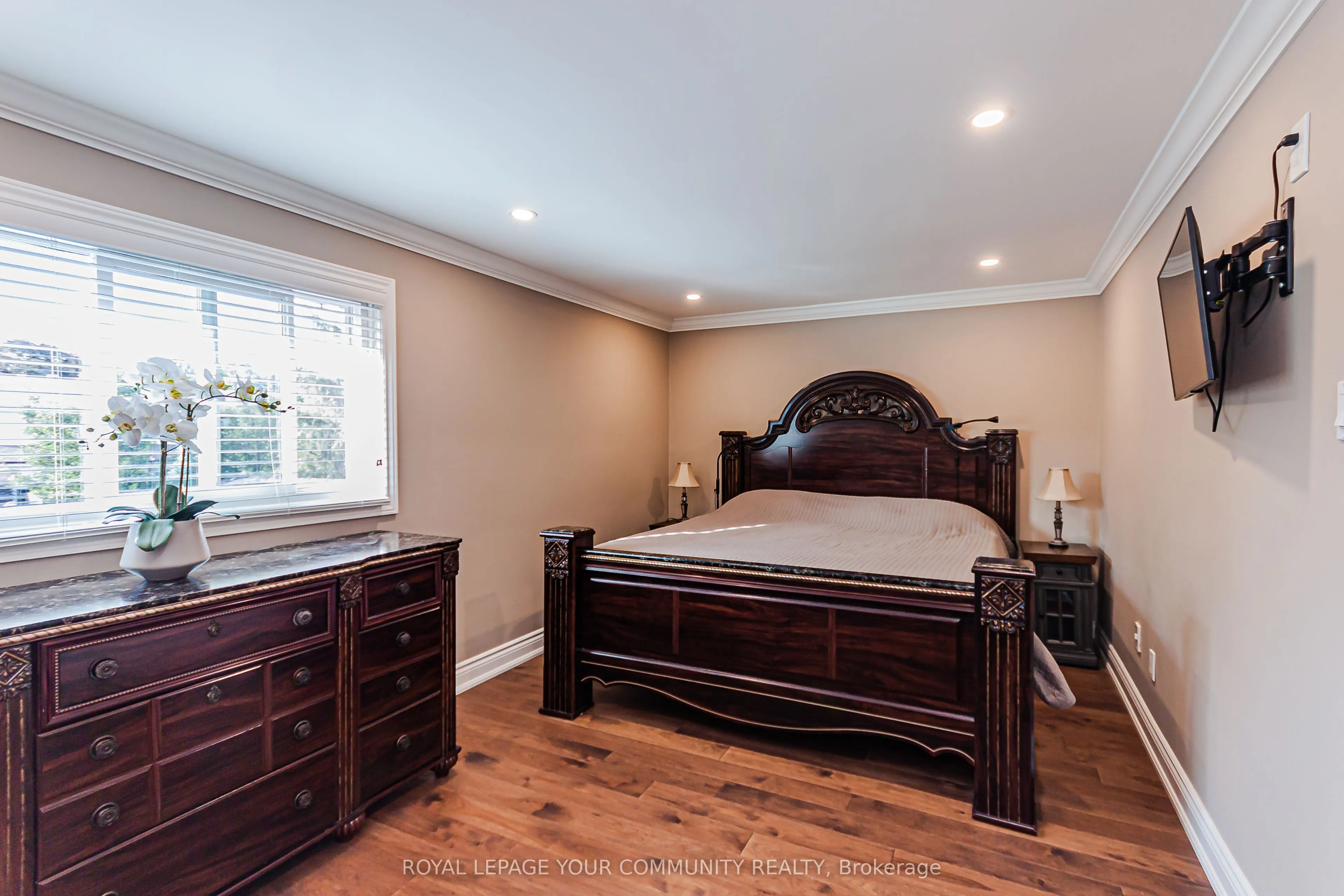 2903 Salerno Crescent