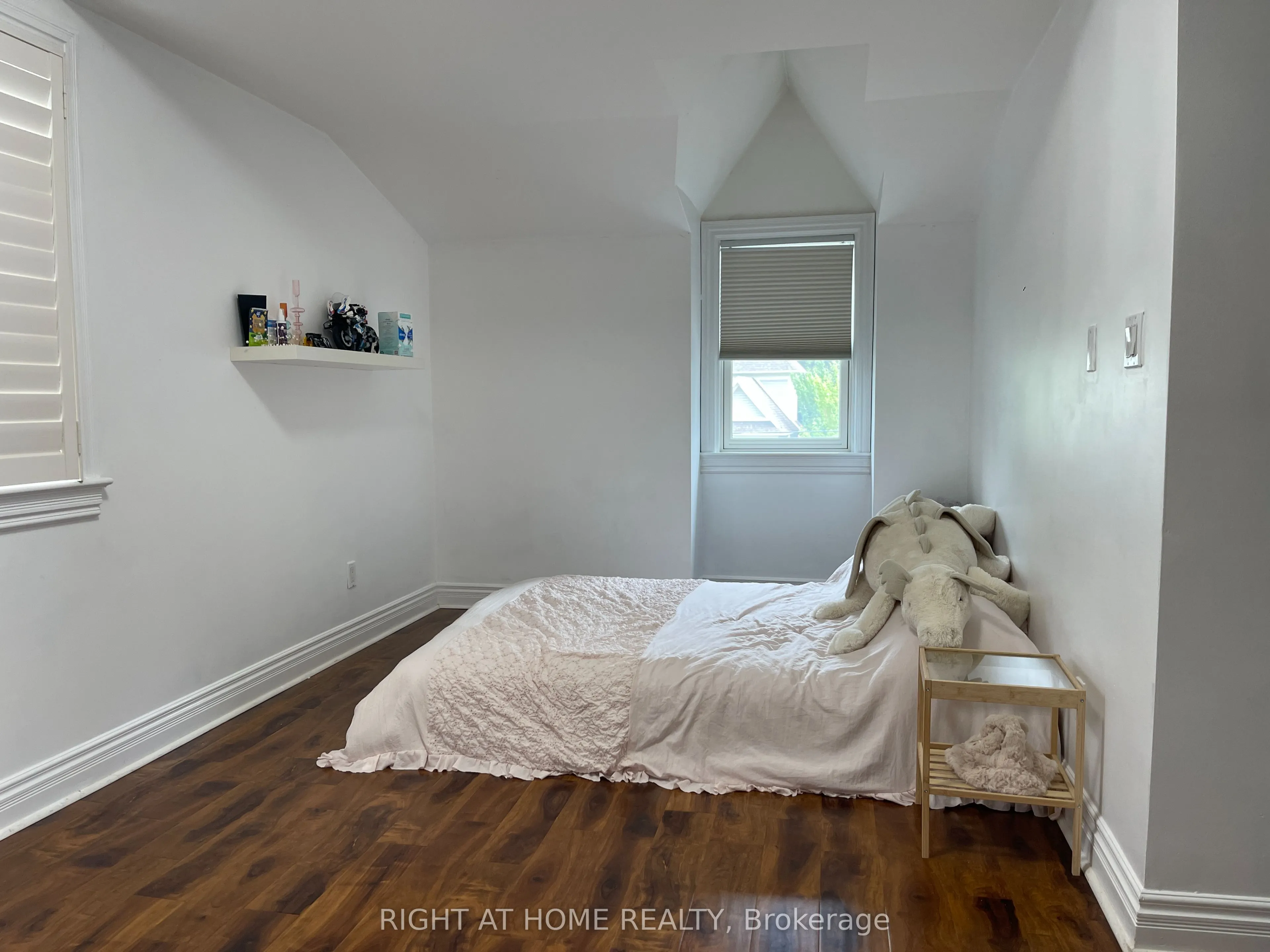 435 Maple Avenue