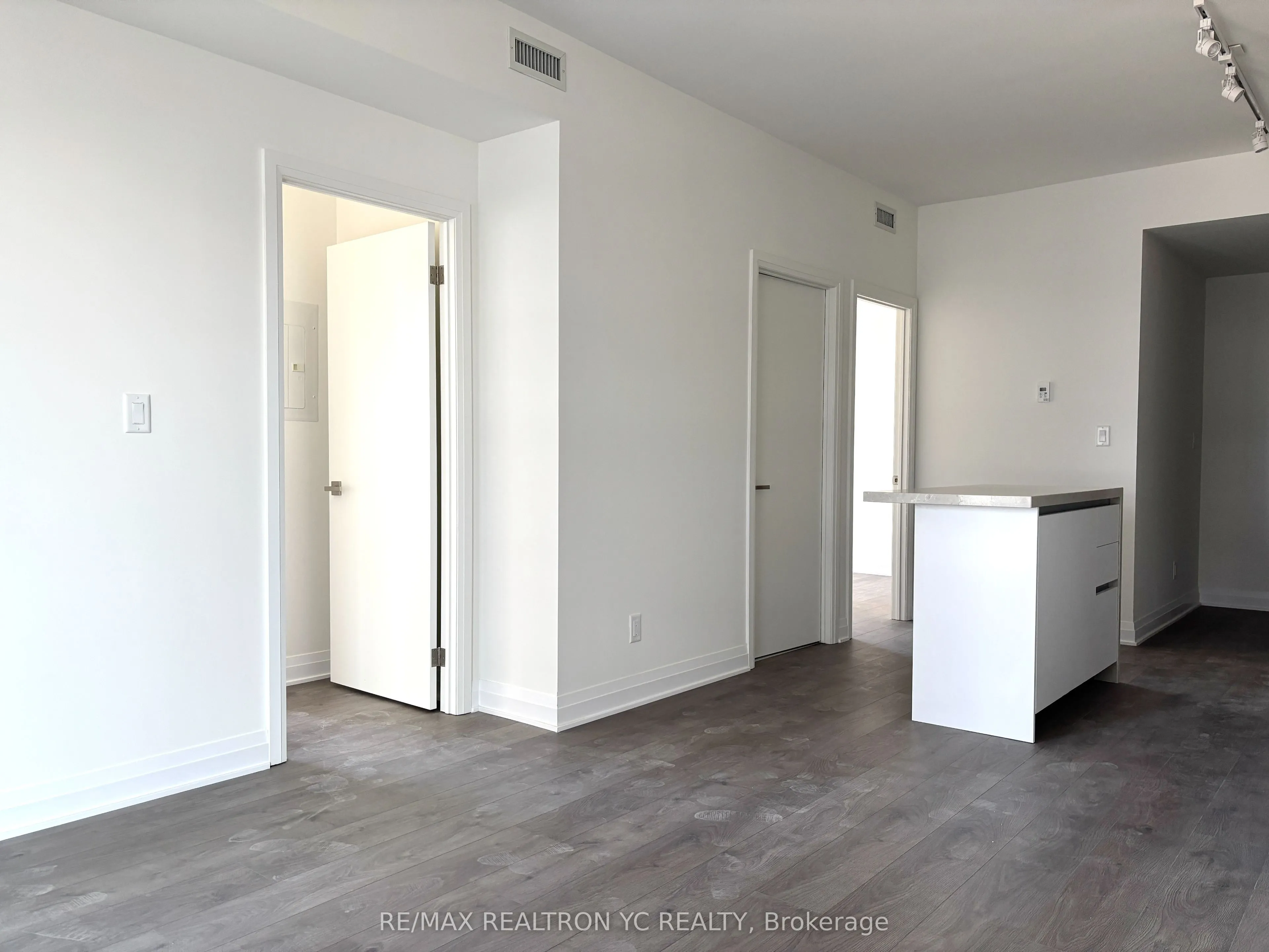 4015 The Exchange, #1610