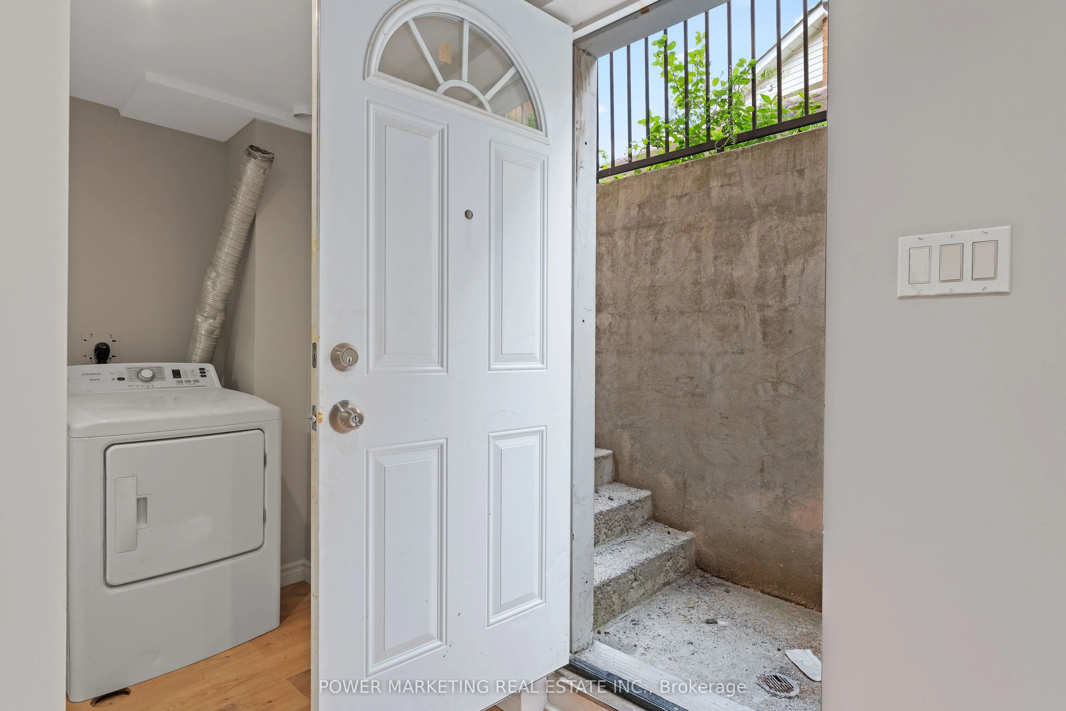 3 Newbury Crescent
