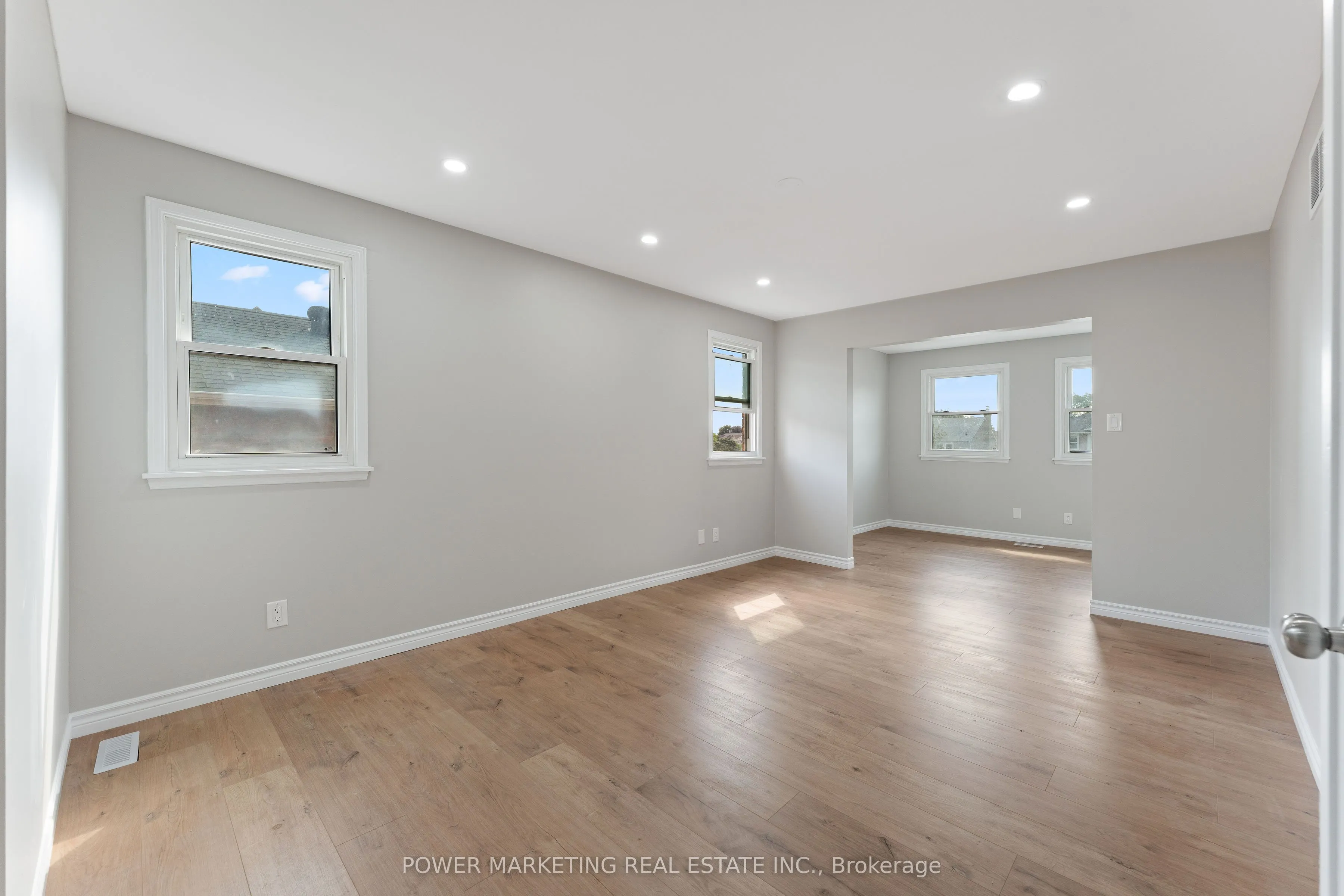 3 Newbury Crescent
