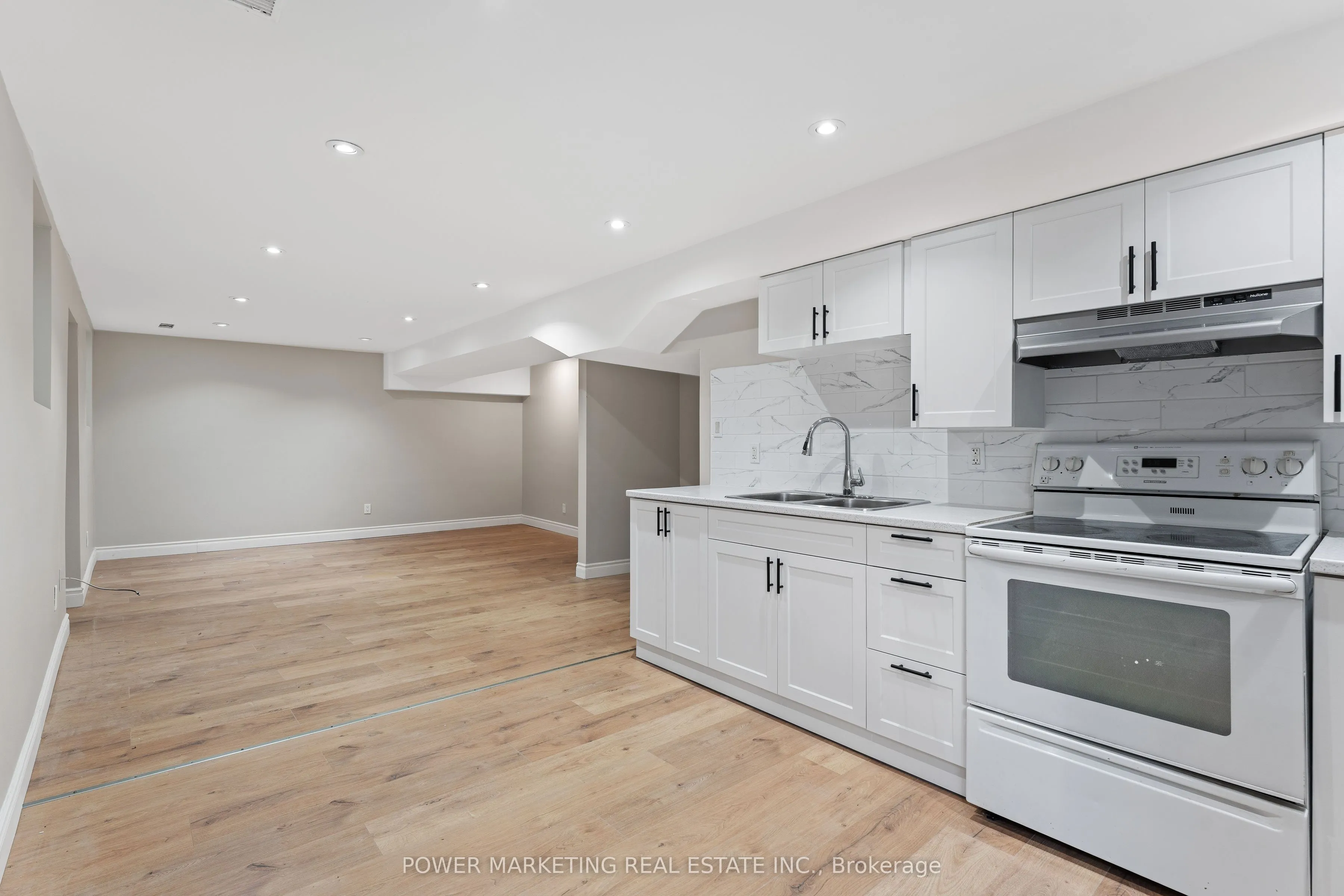 3 Newbury Crescent