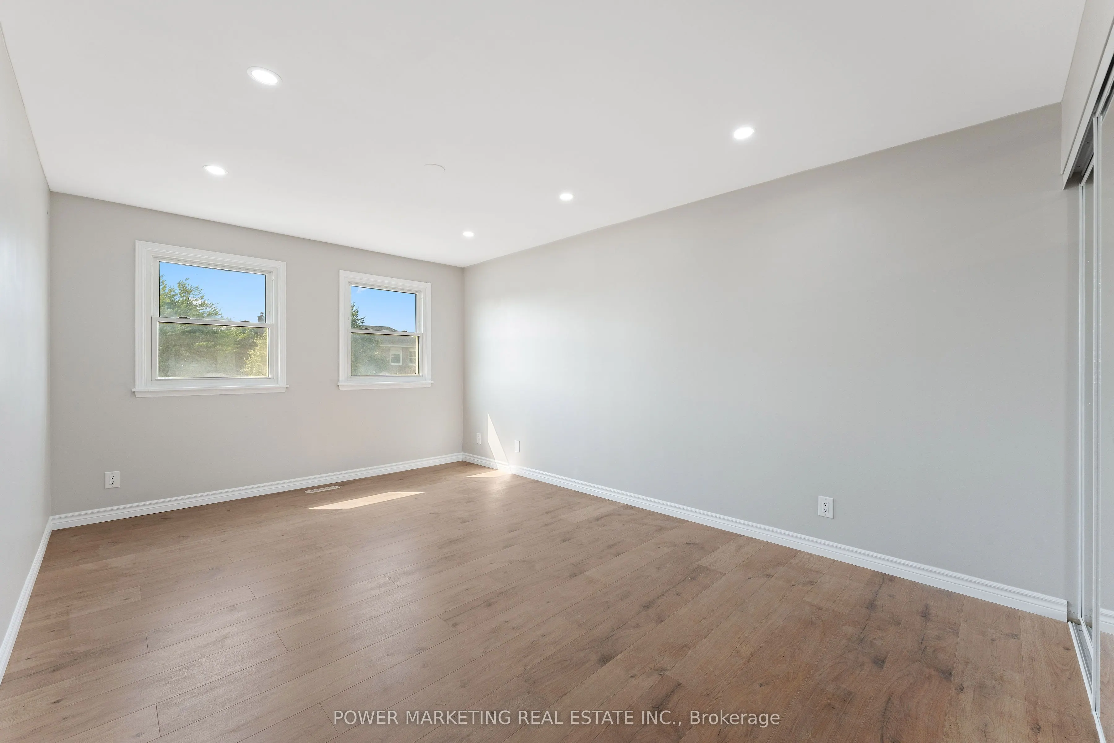 3 Newbury Crescent