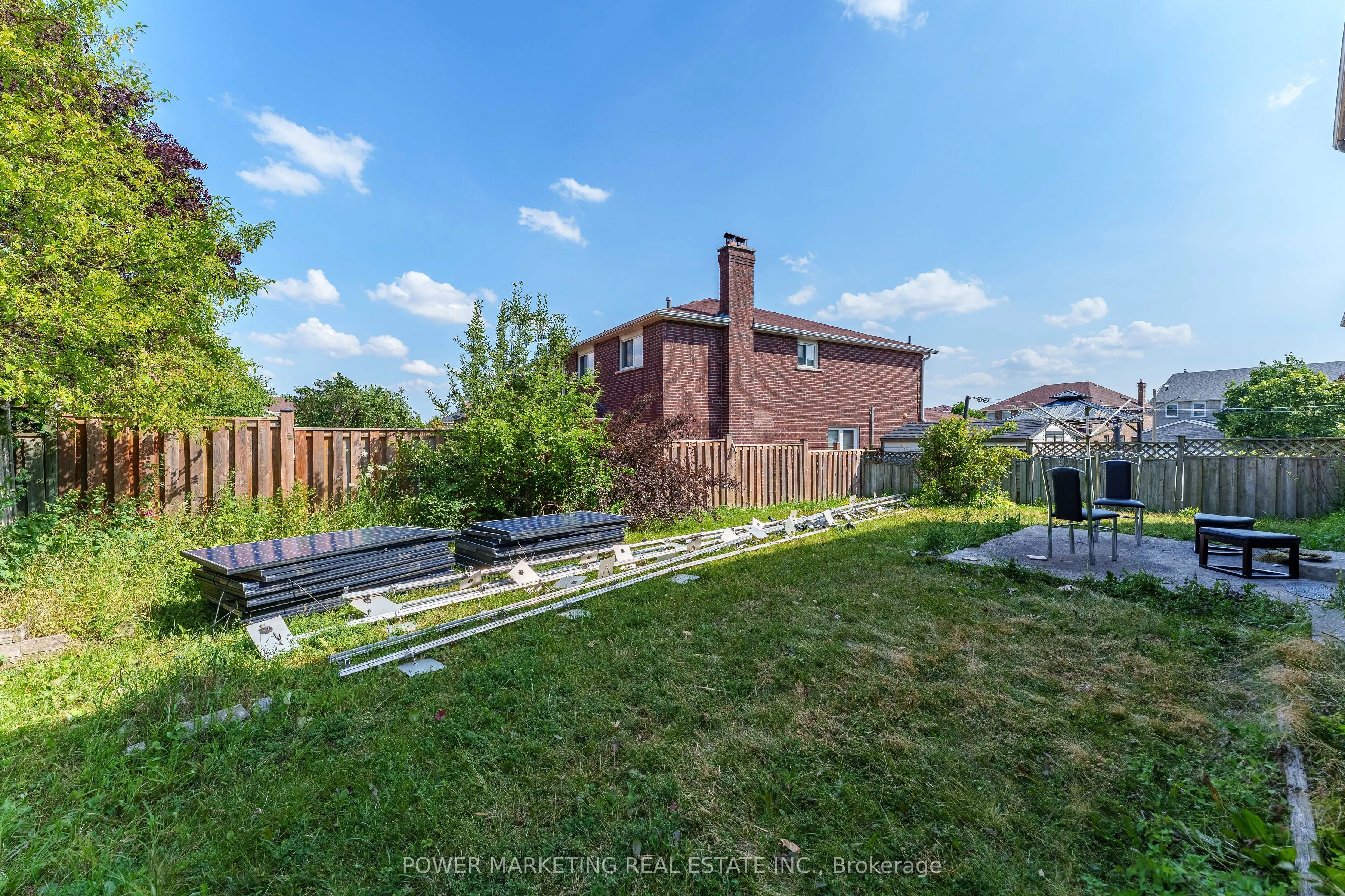 3 Newbury Crescent