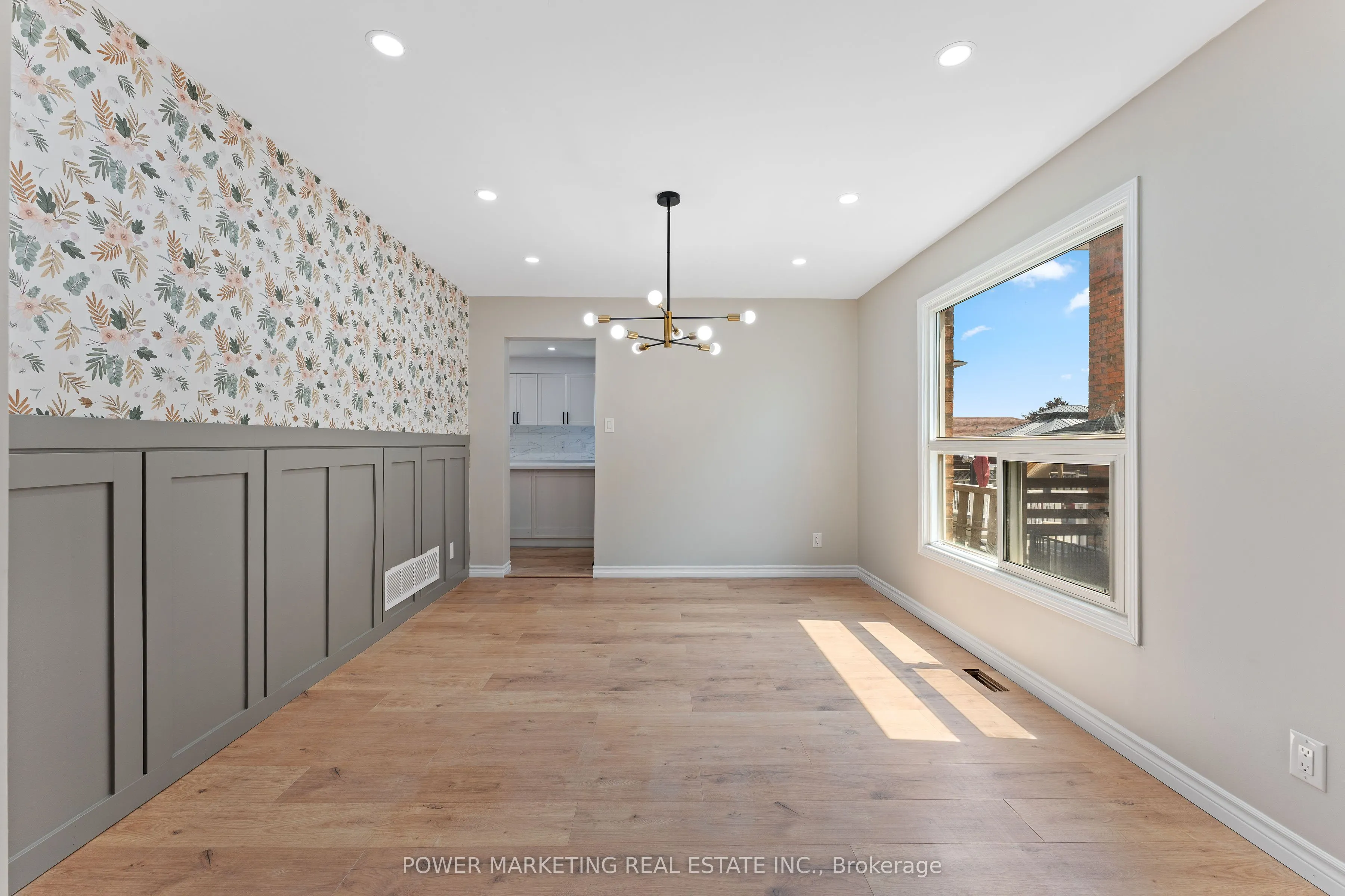 3 Newbury Crescent