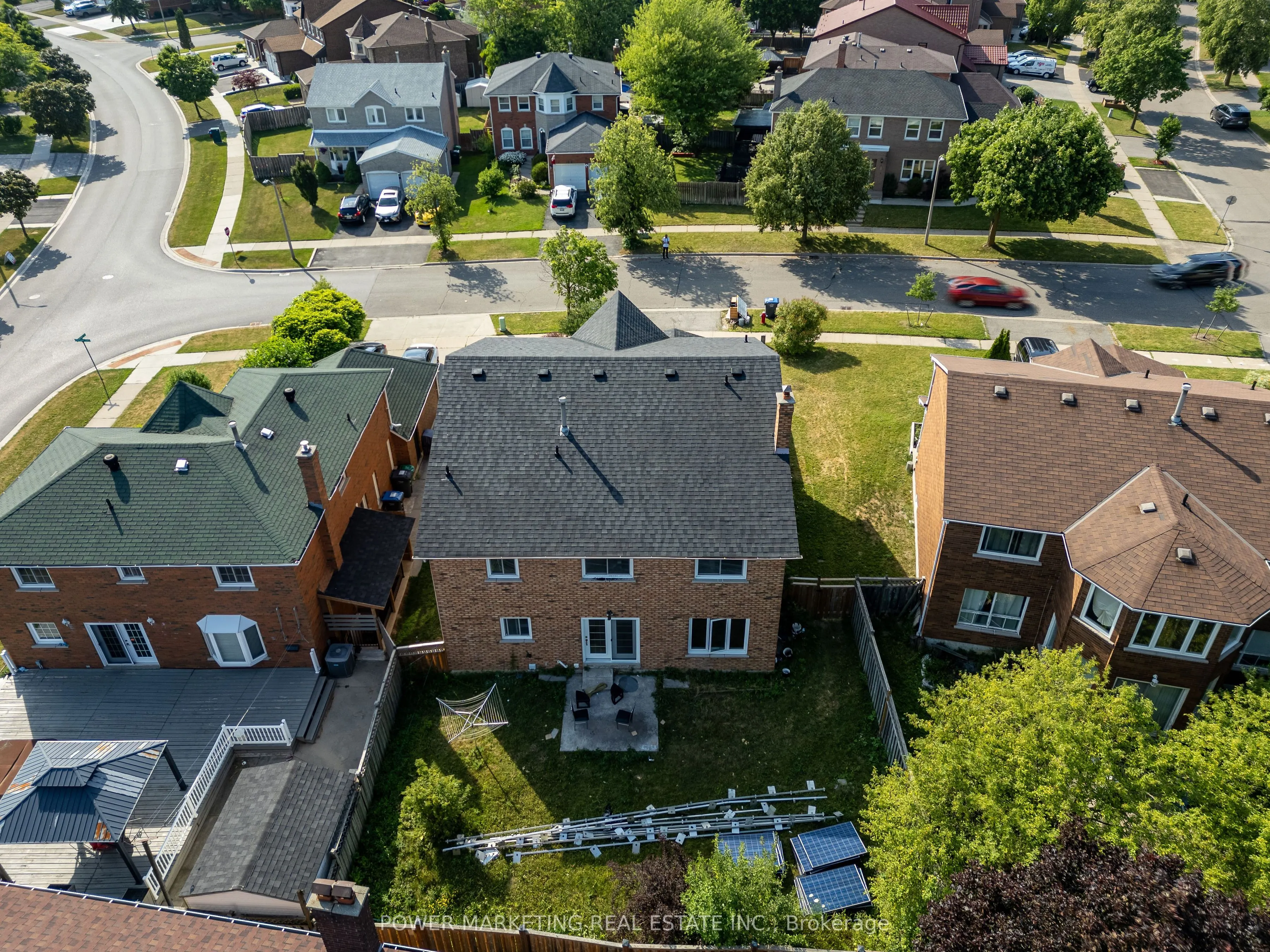 3 Newbury Crescent