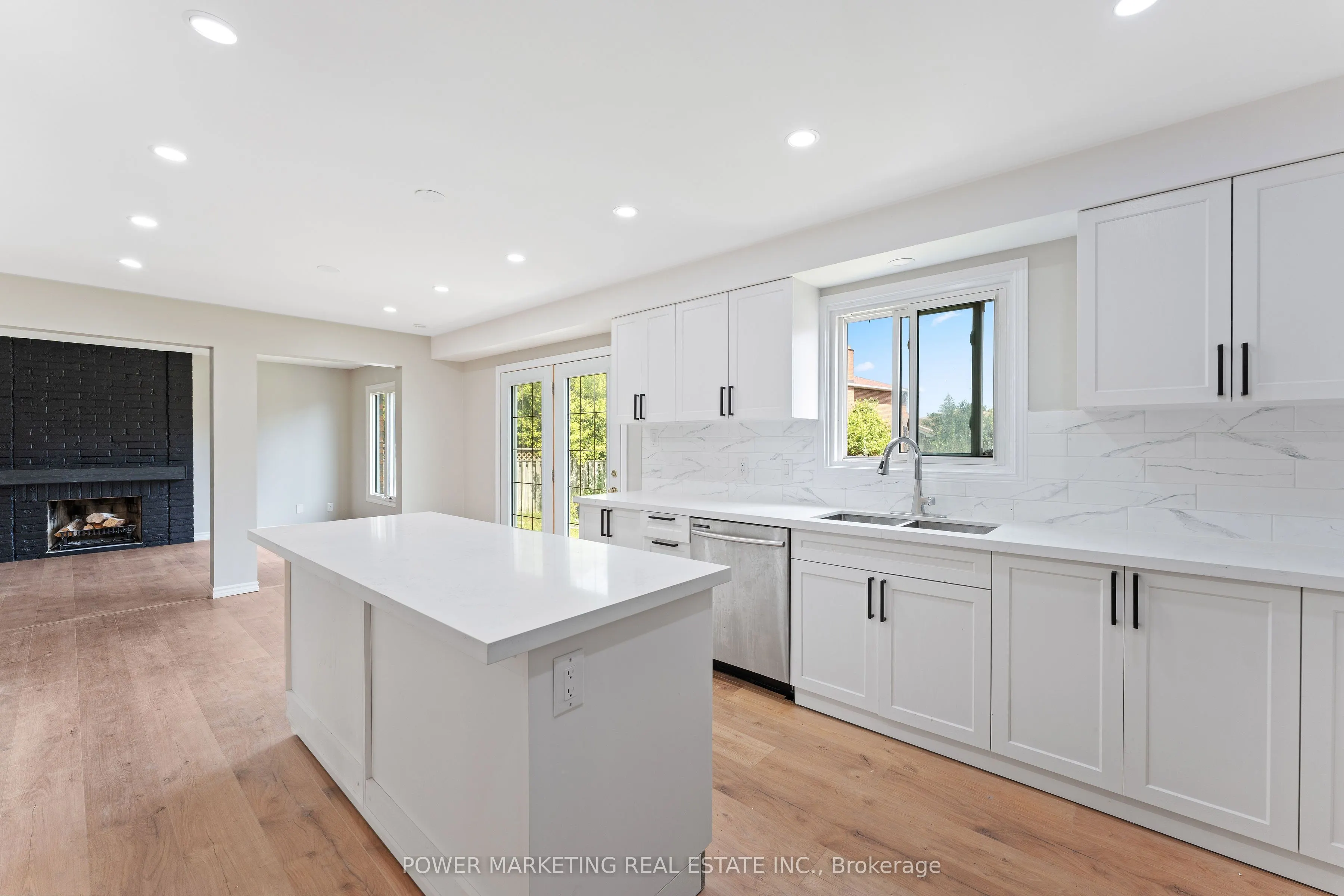 3 Newbury Crescent