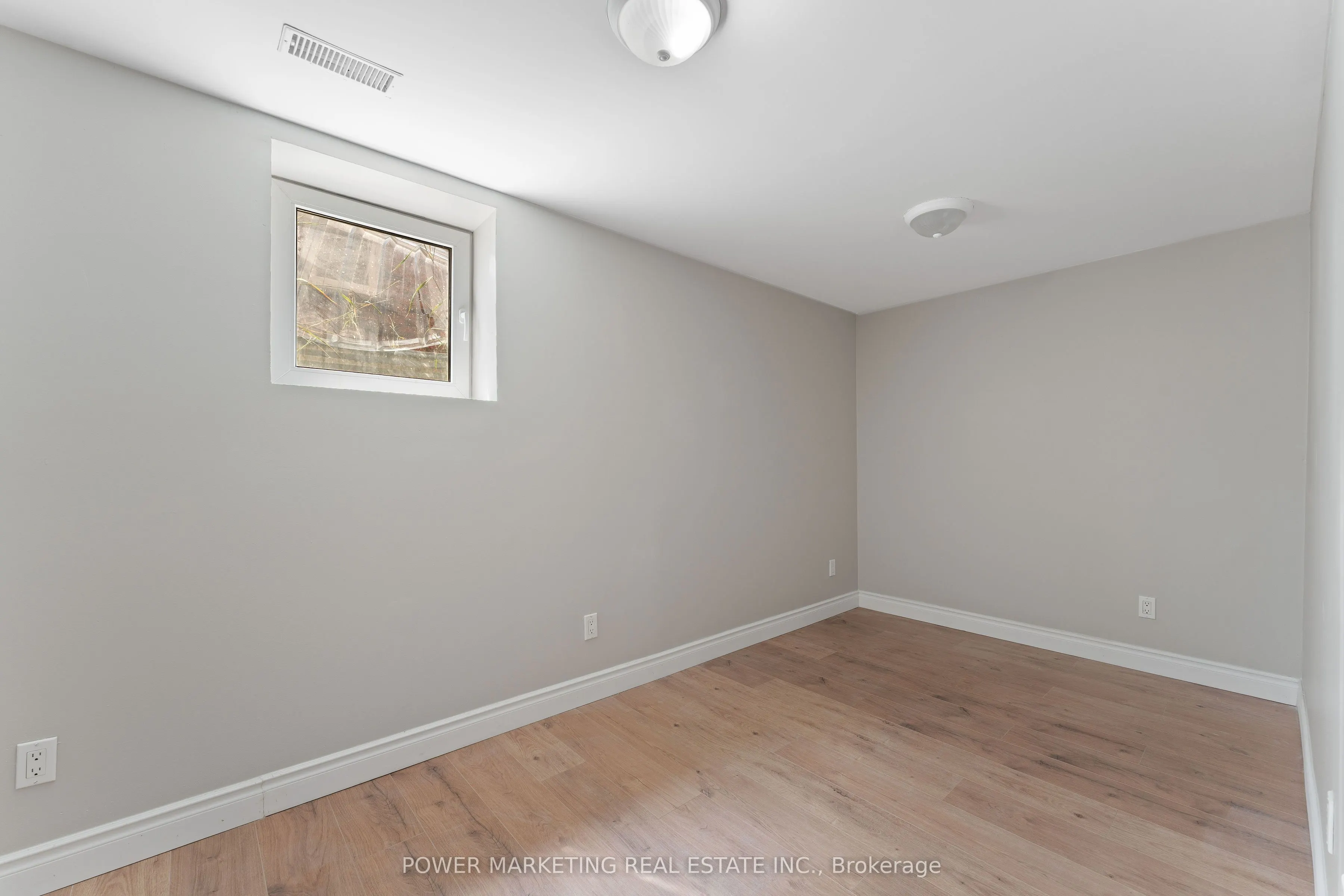 3 Newbury Crescent