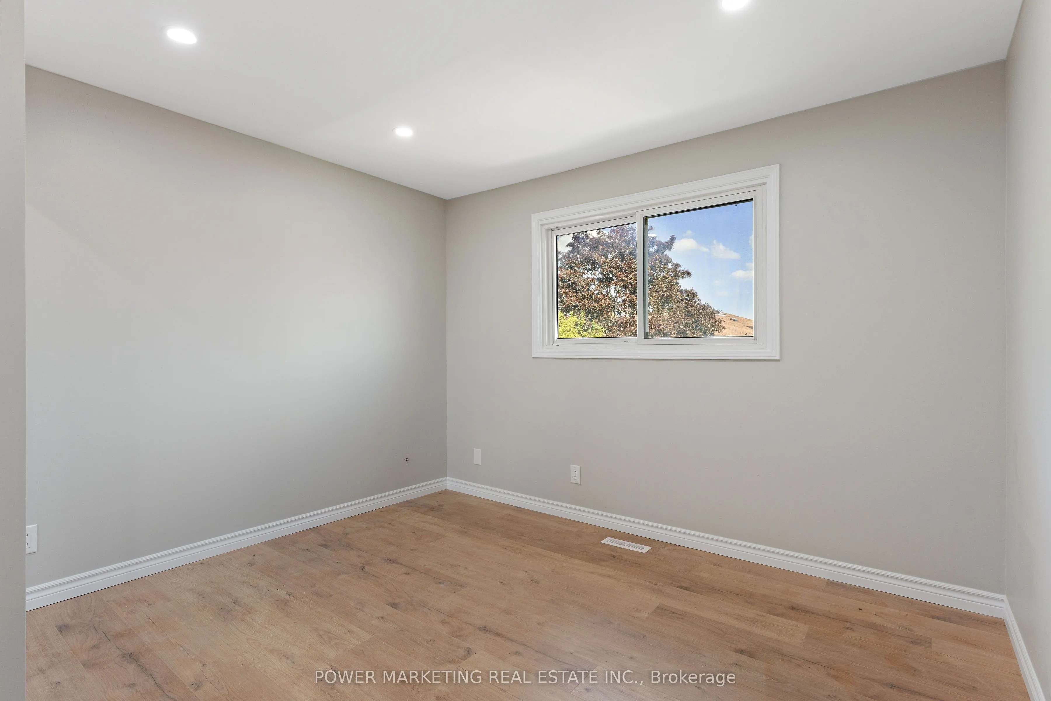 3 Newbury Crescent