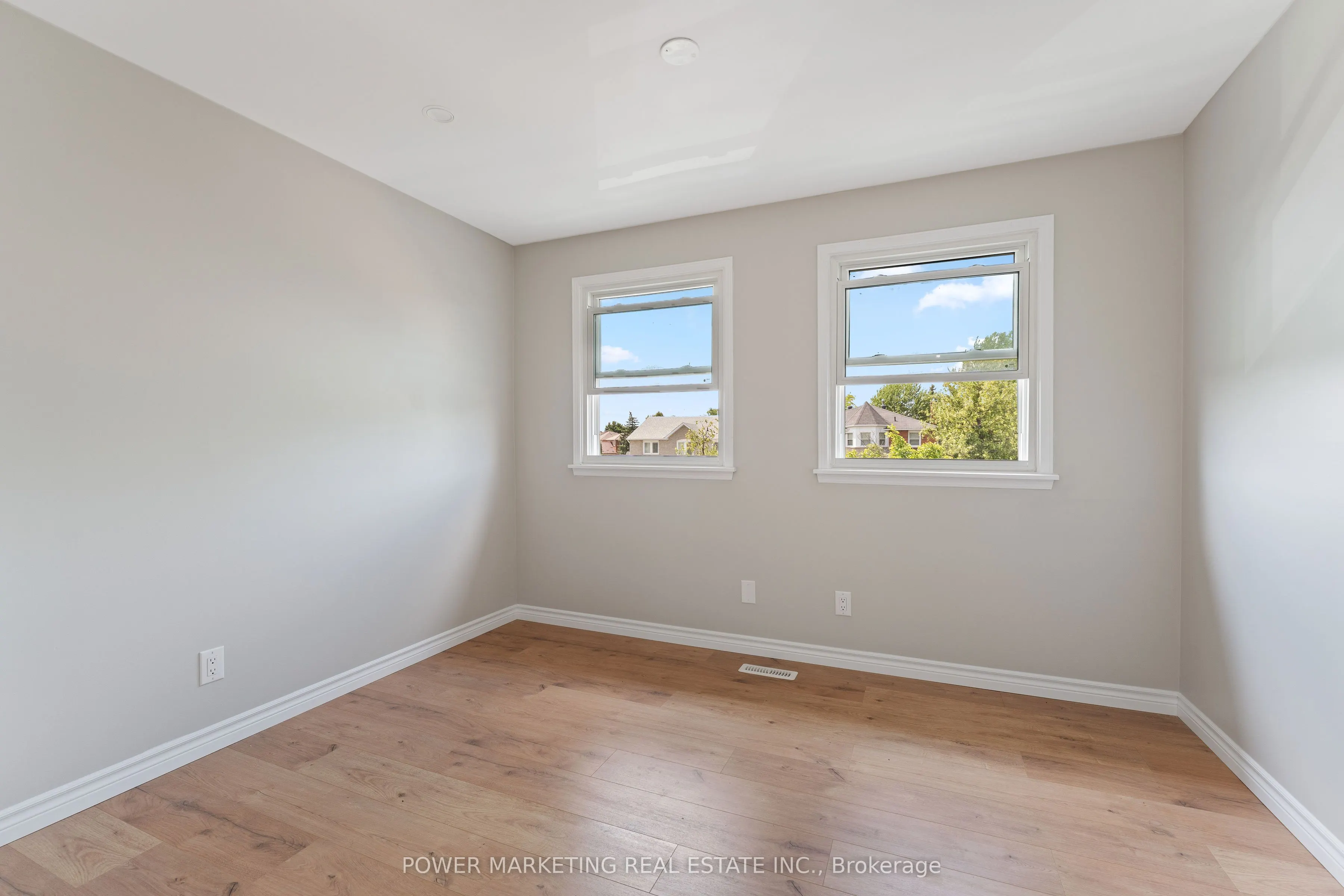 3 Newbury Crescent