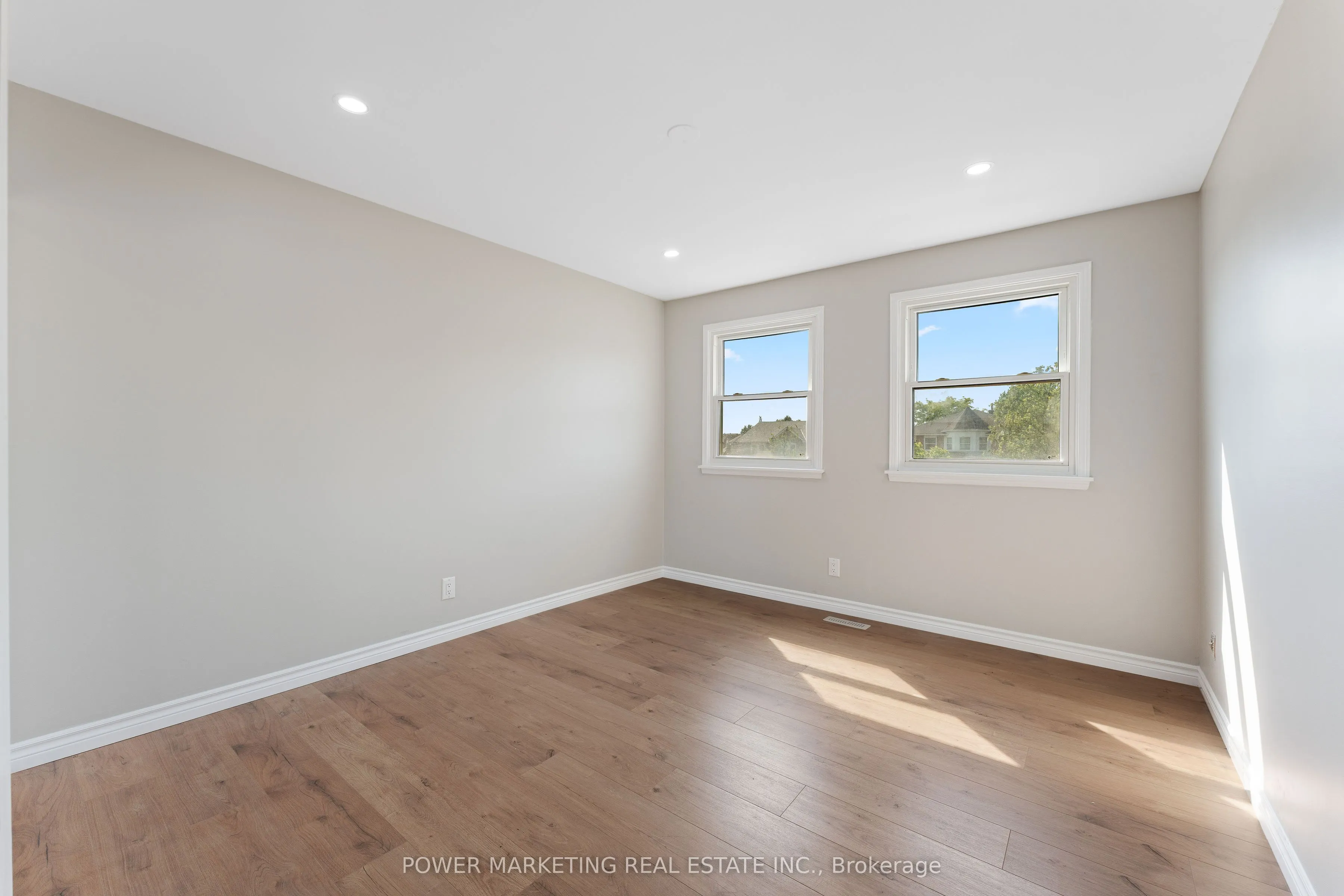 3 Newbury Crescent