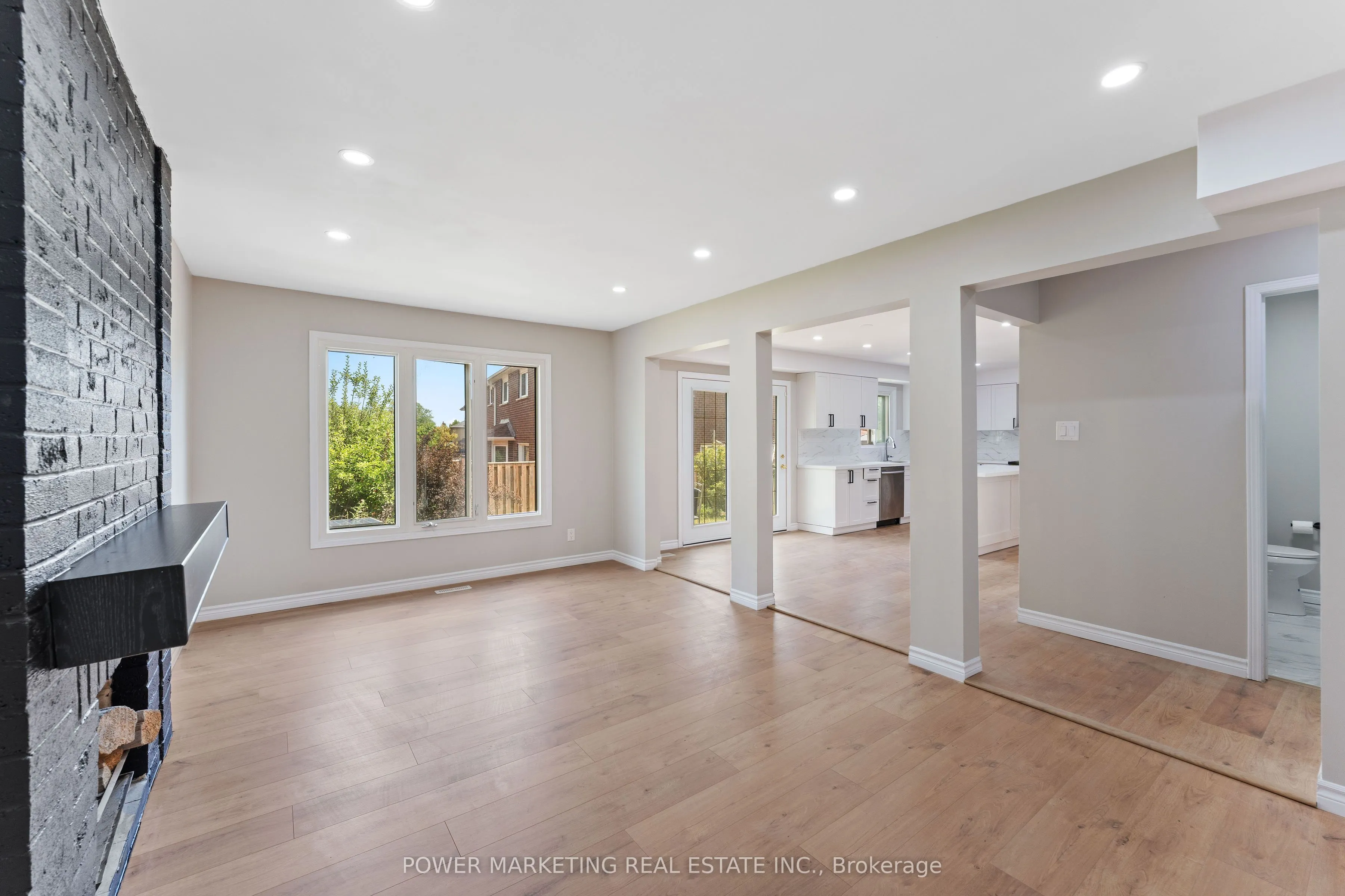 3 Newbury Crescent