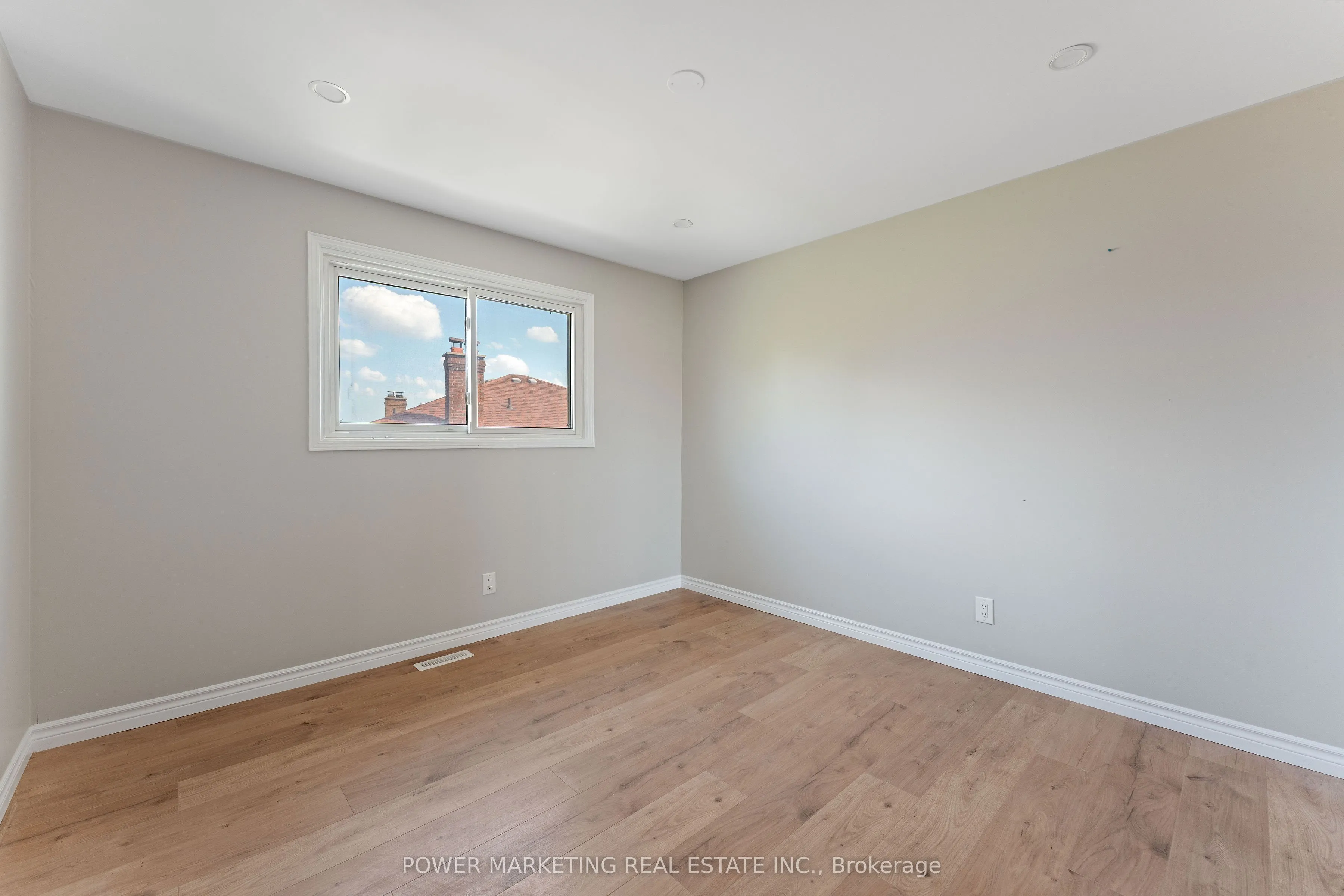 3 Newbury Crescent
