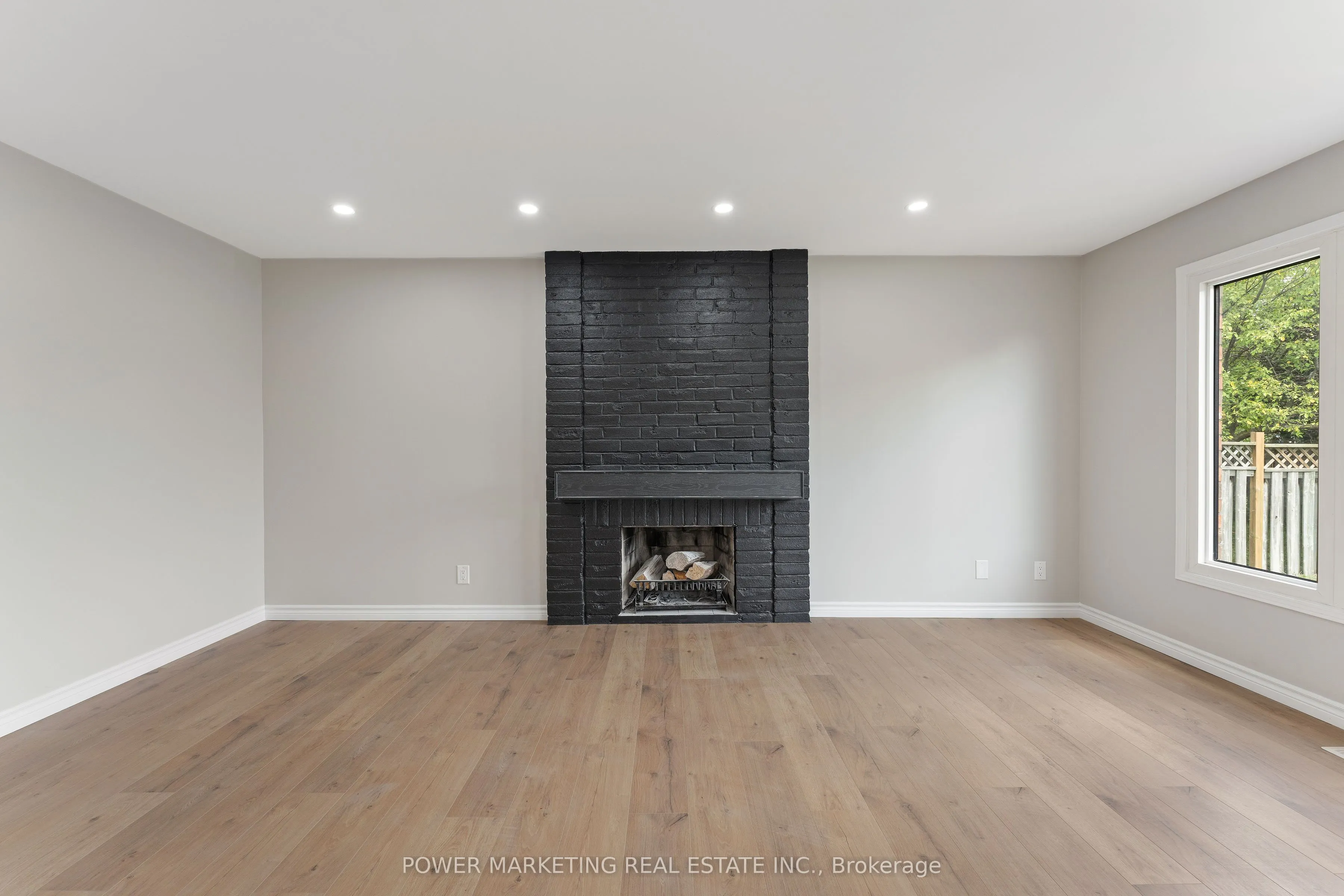 3 Newbury Crescent