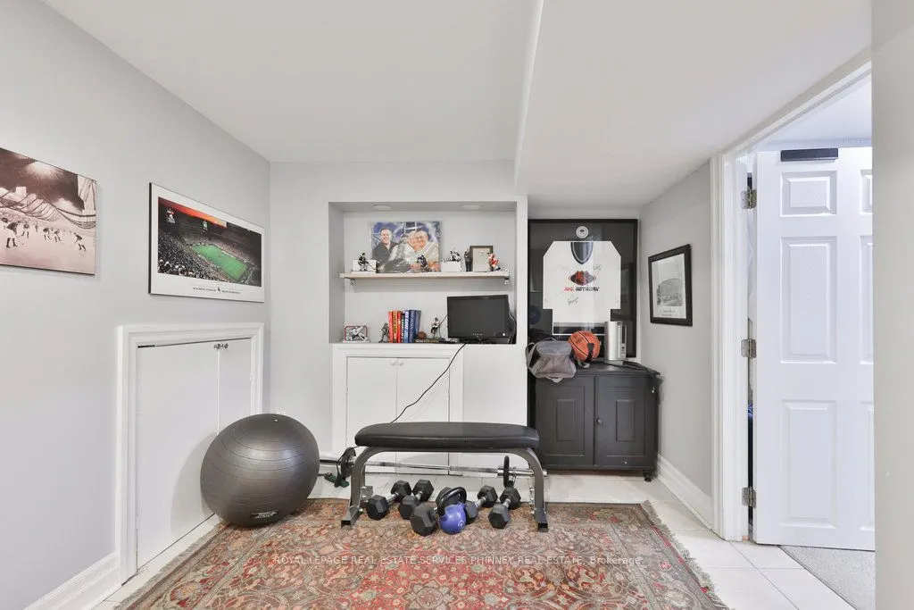 1404 Lewisham Drive