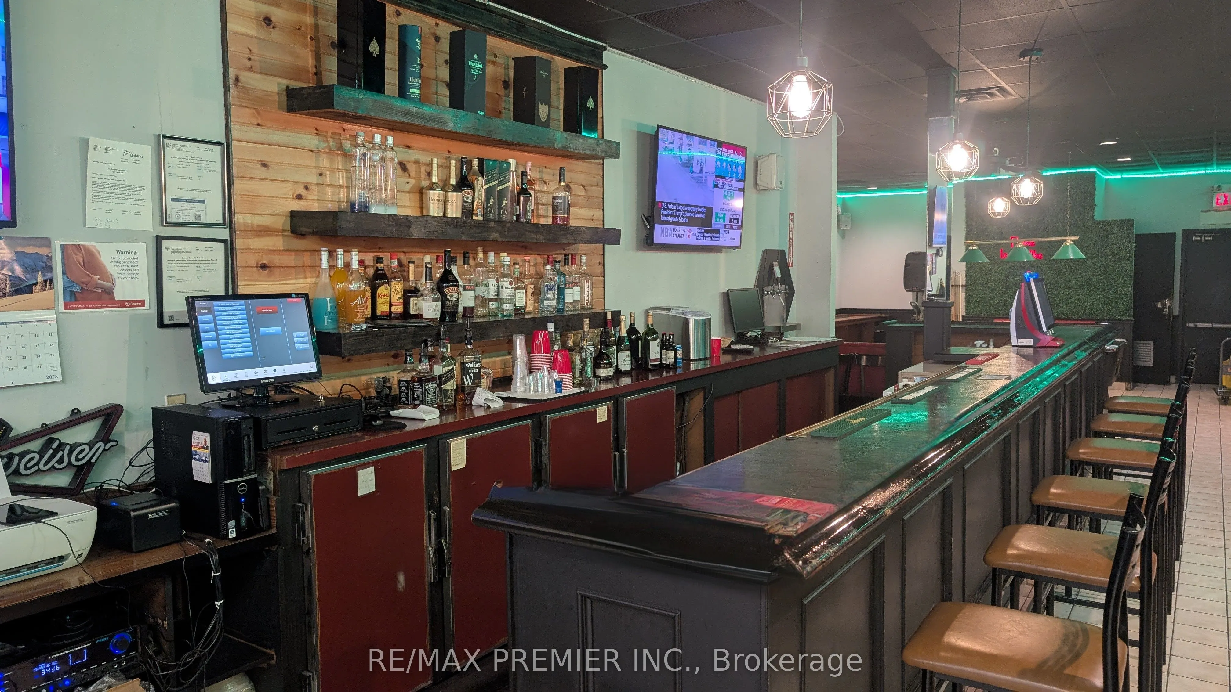 1387 Lawrence Avenue W