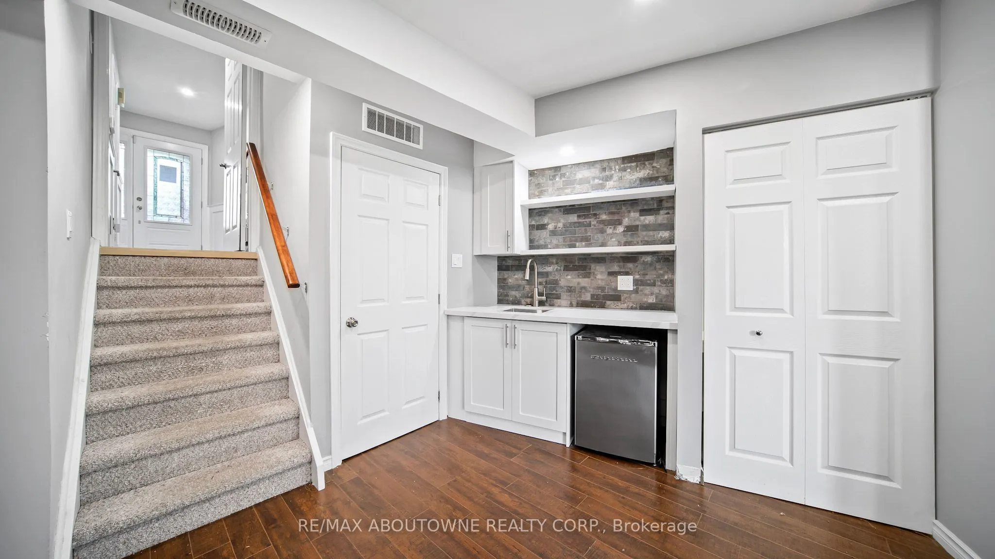 1228 Cornerbrook Place