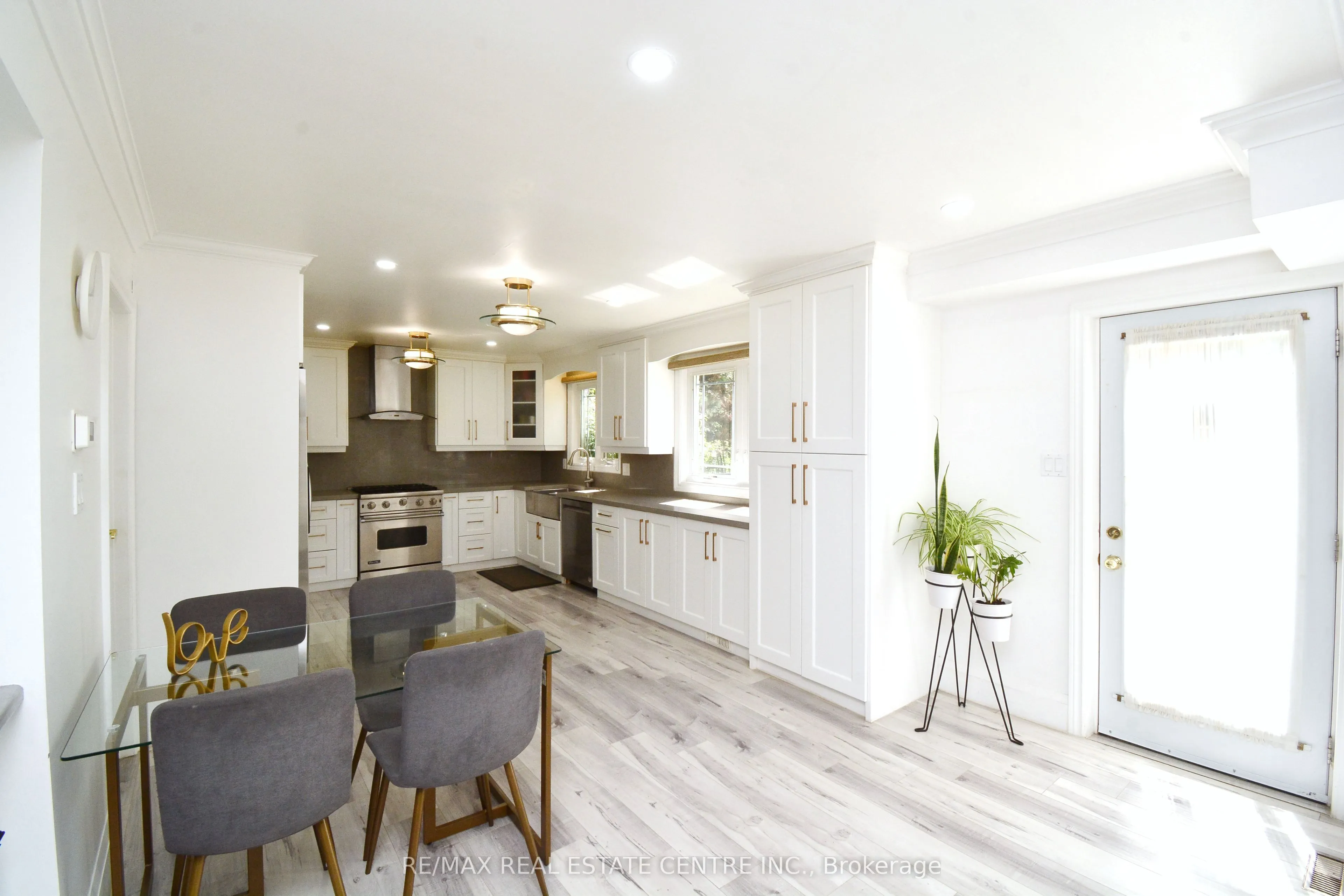 17 Crescent Hill Drive S