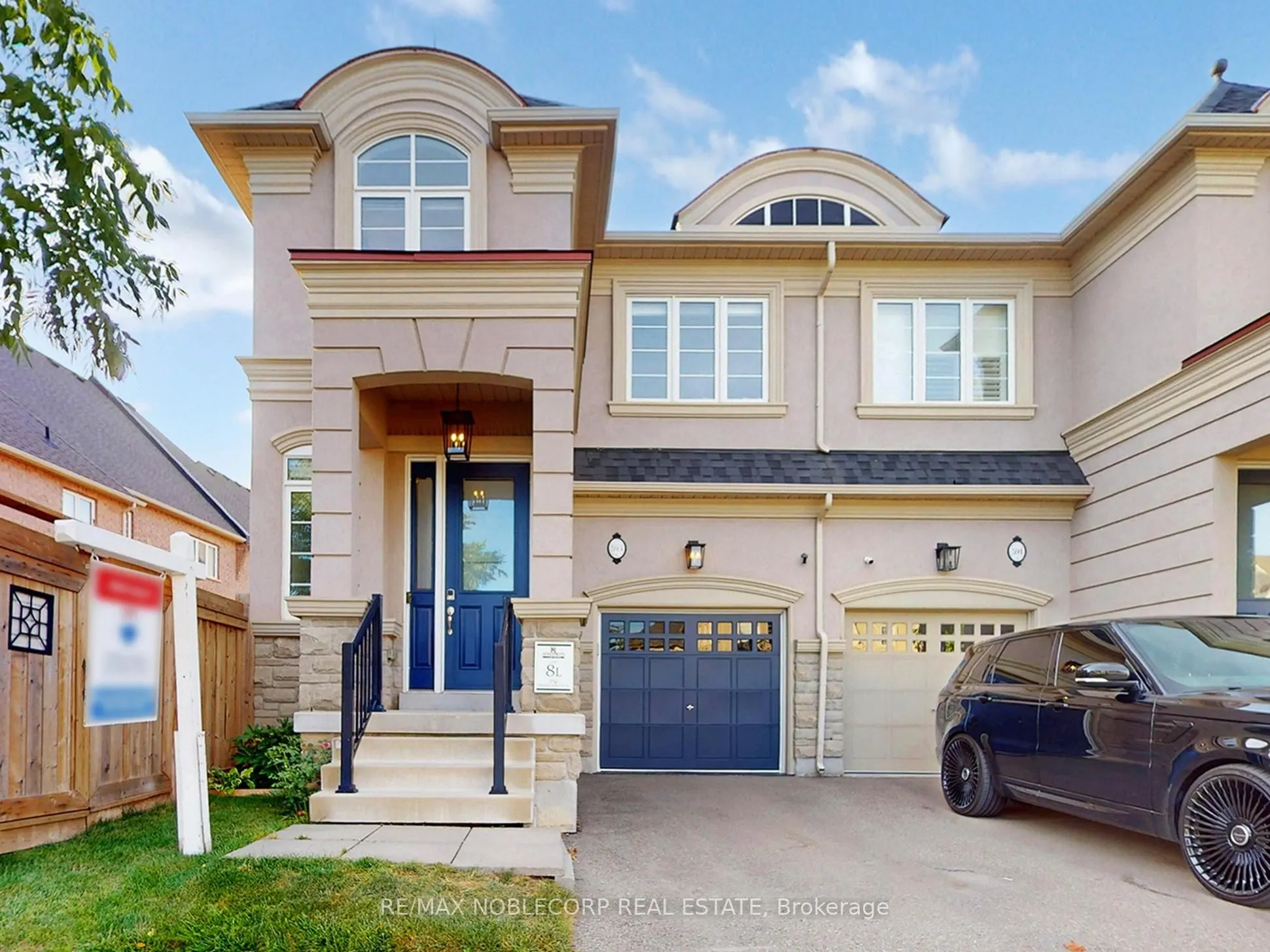 593 Settlers Road W