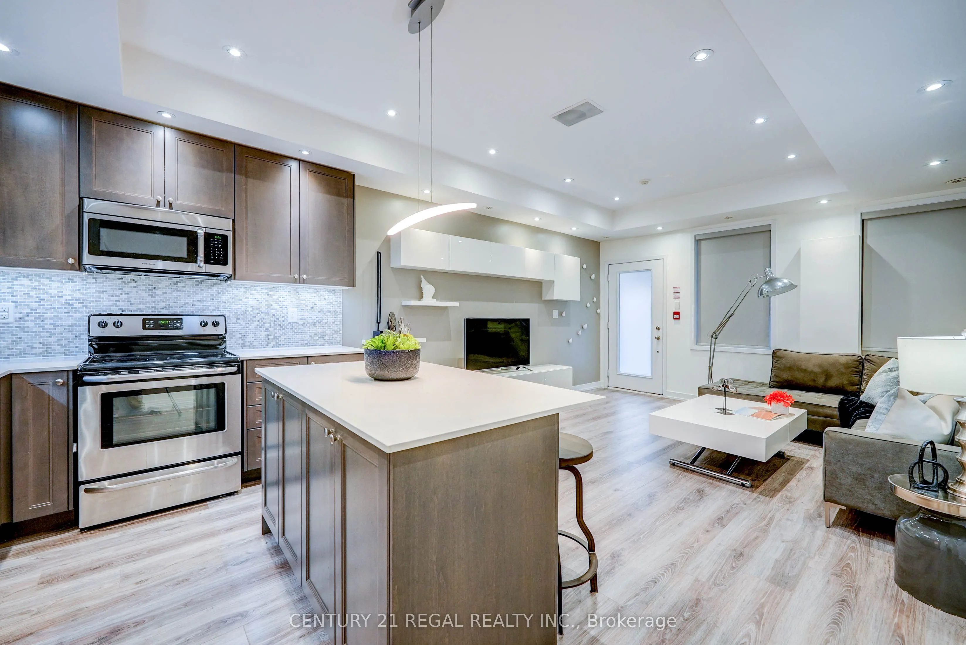 867 Wilson Avenue, #5B