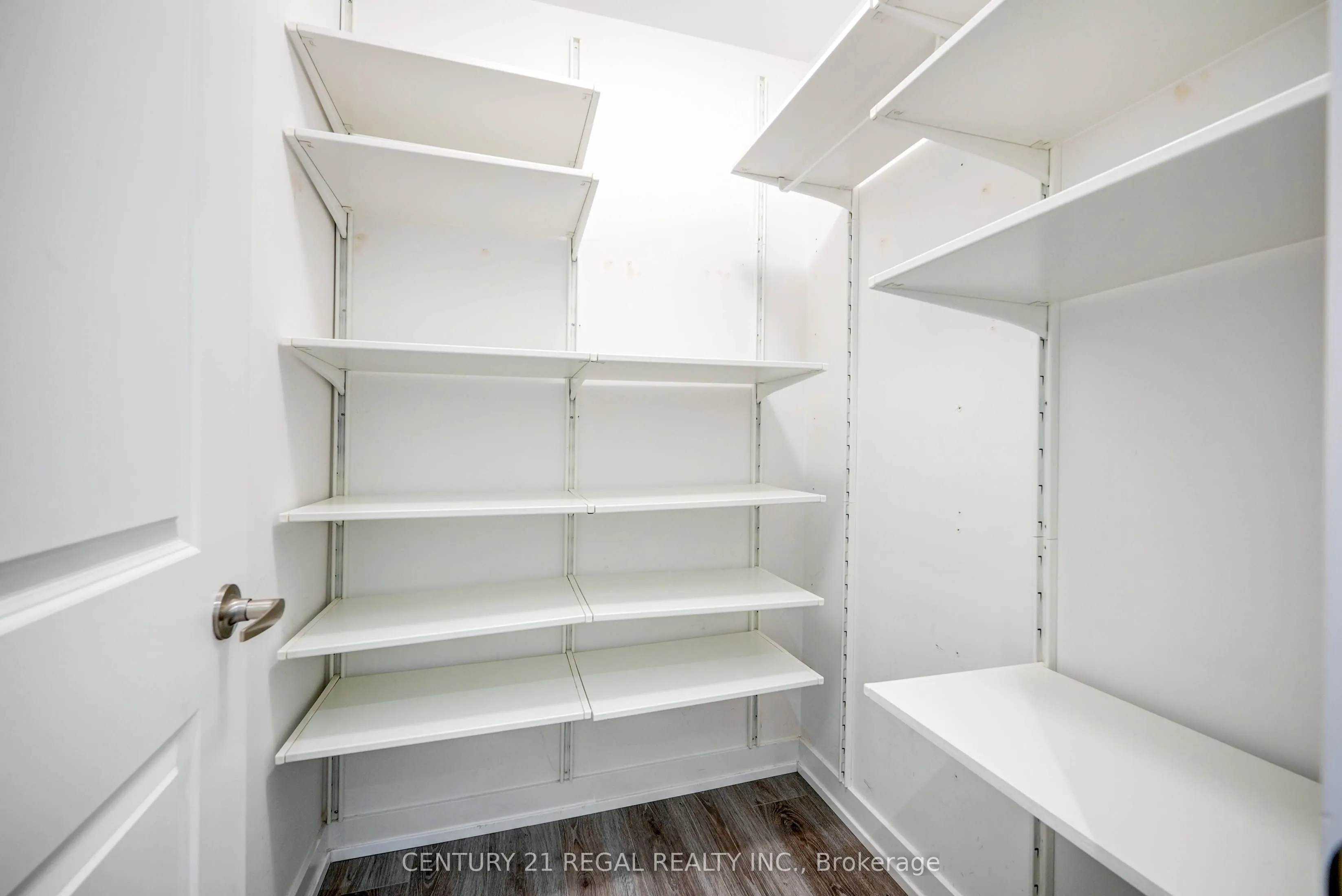 867 Wilson Avenue, #5B