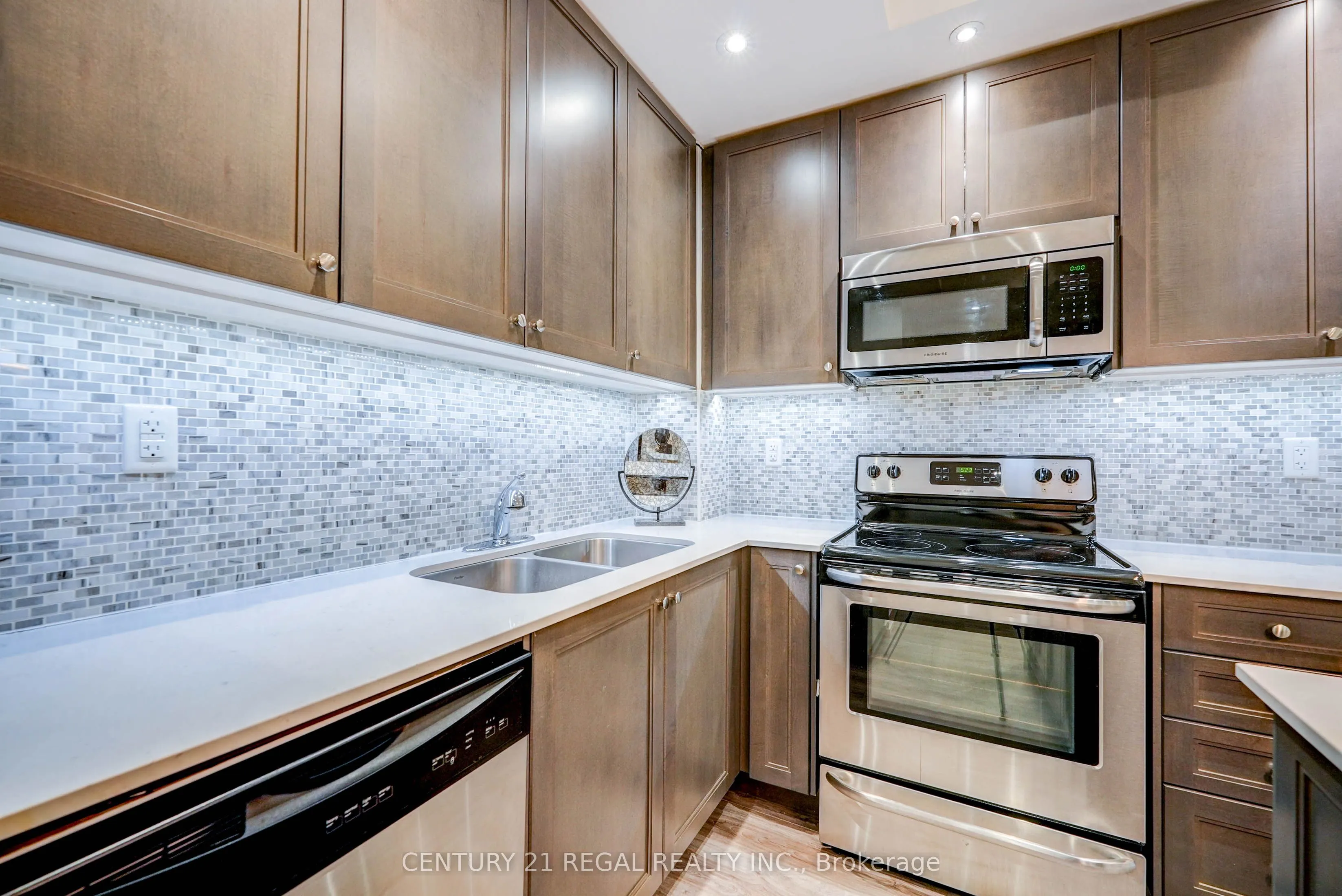 867 Wilson Avenue, #5B