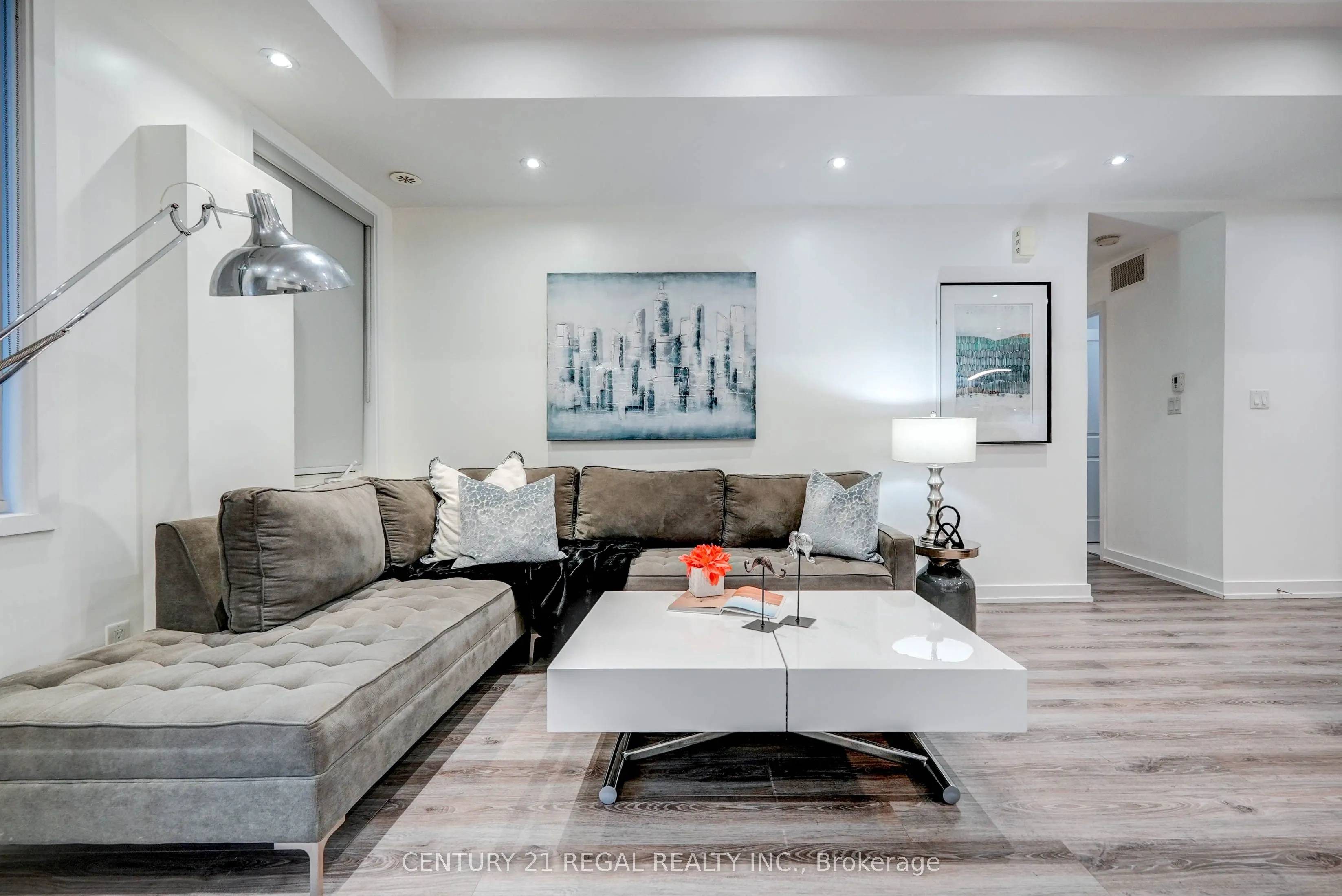 867 Wilson Avenue, #5B