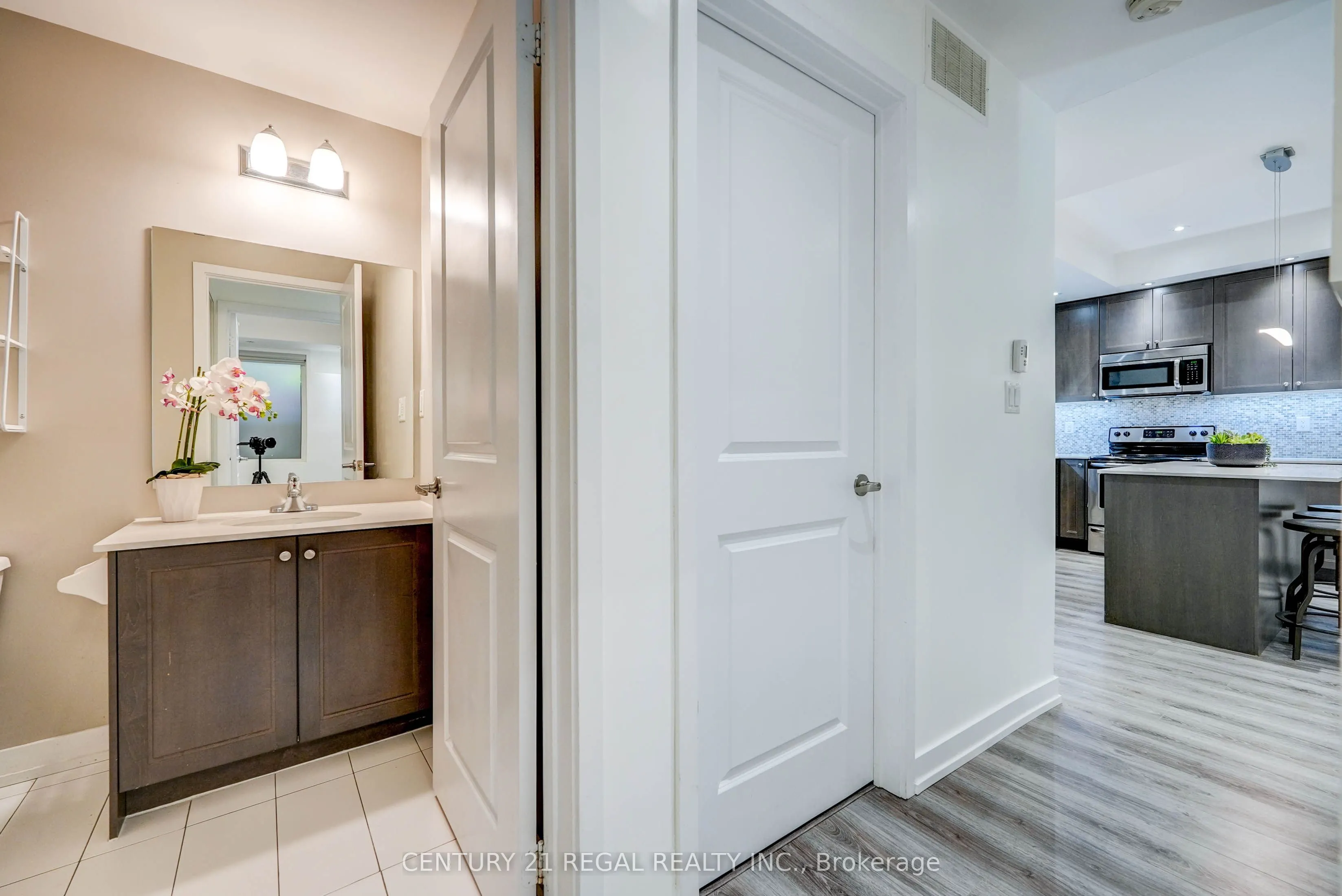 867 Wilson Avenue, #5B