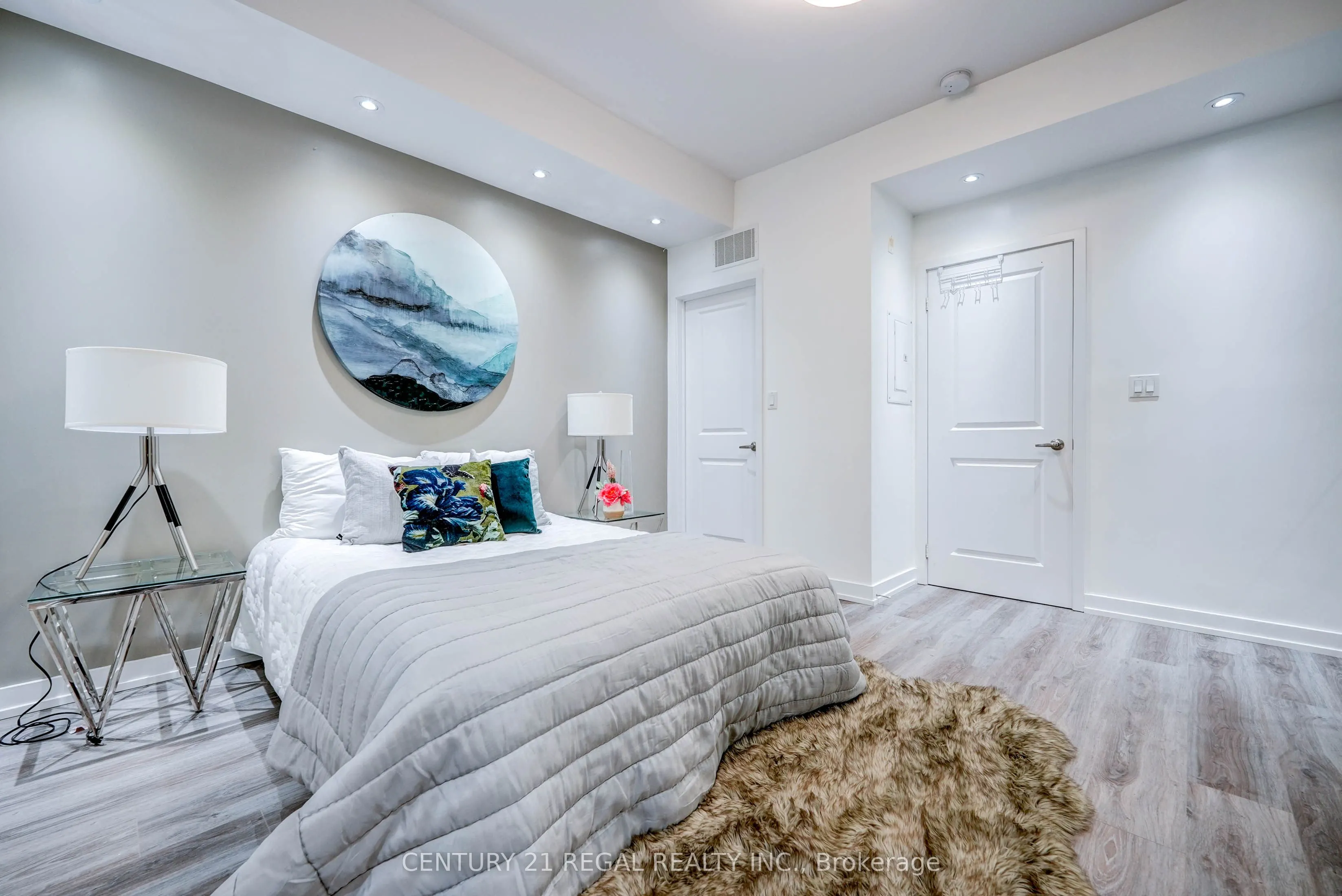 867 Wilson Avenue, #5B