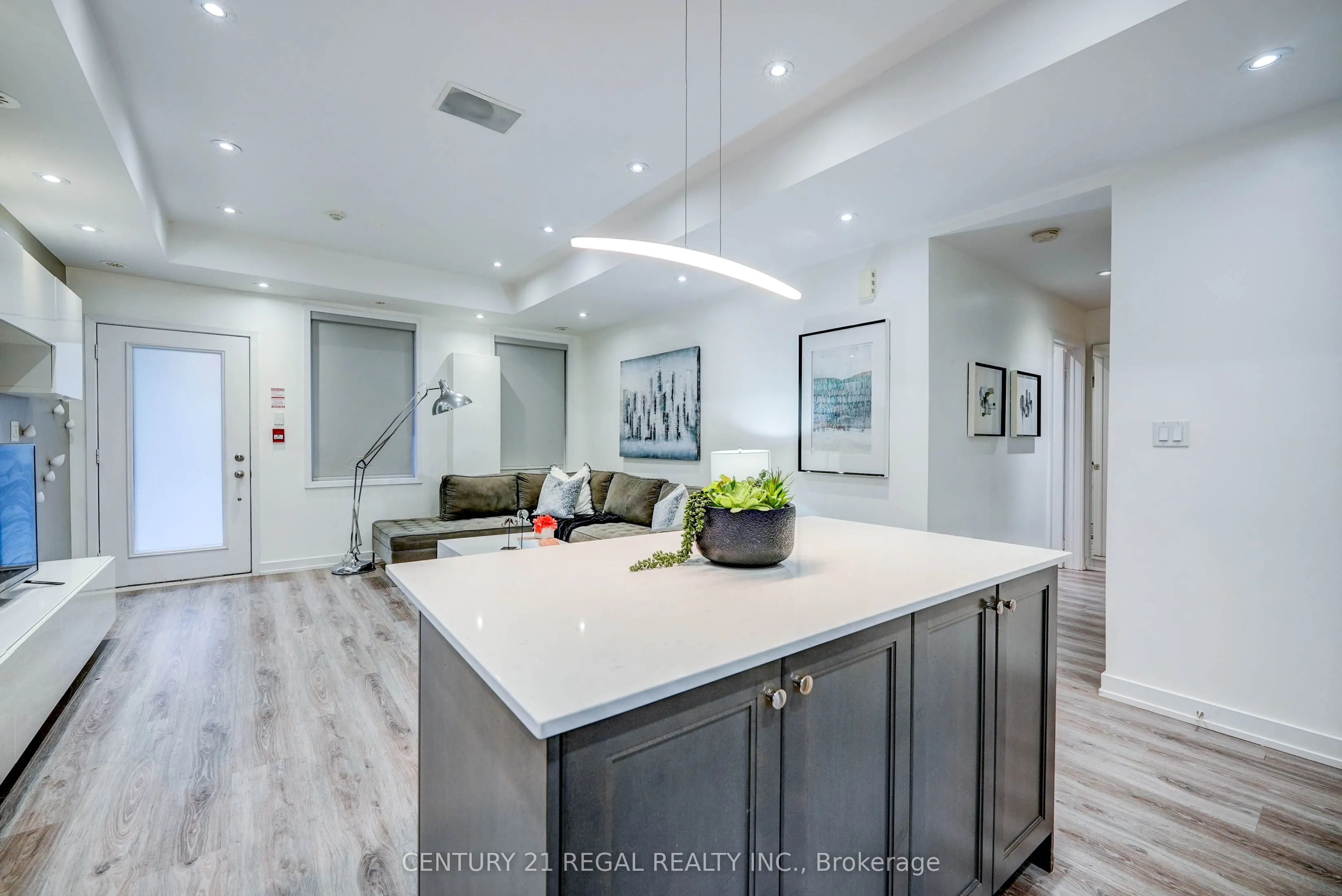 867 Wilson Avenue, #5B