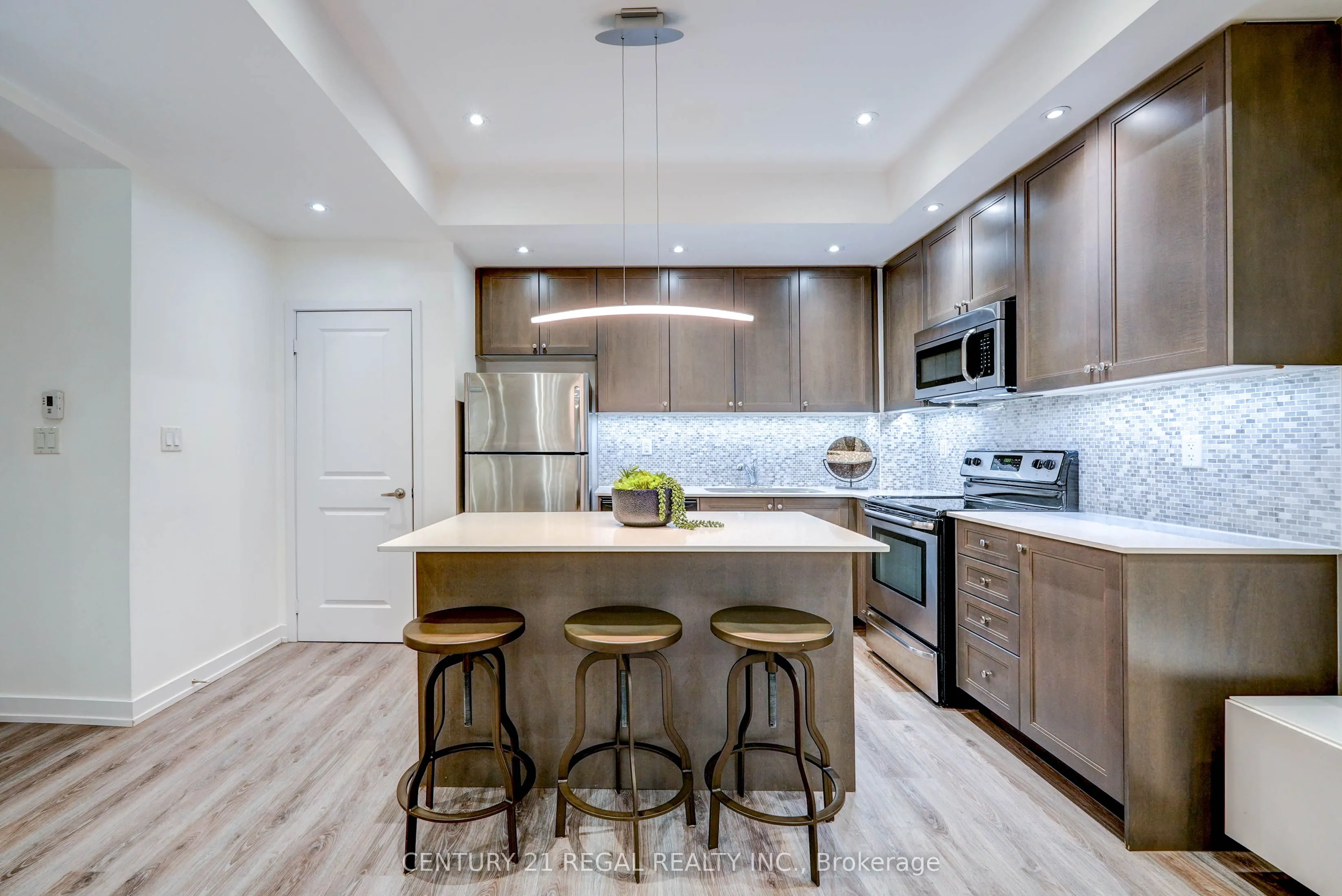 867 Wilson Avenue, #5B