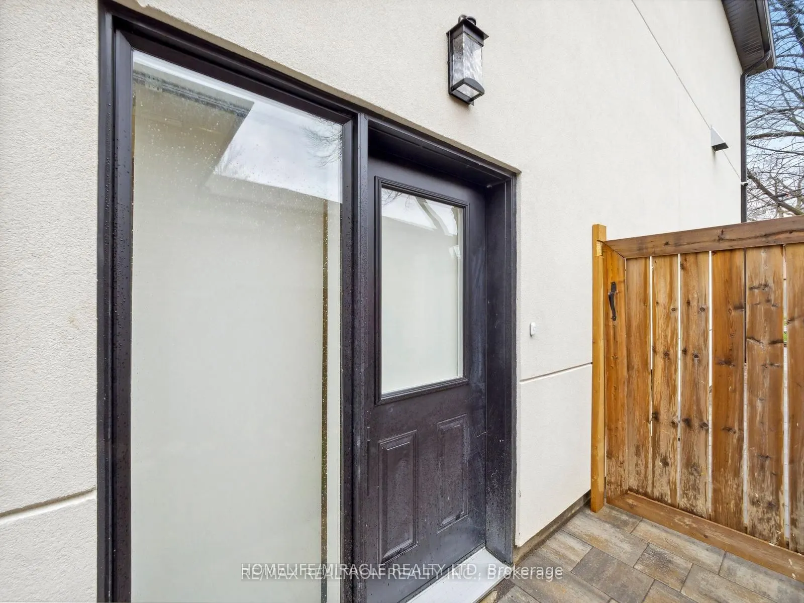 35 Alanmeade Crescent