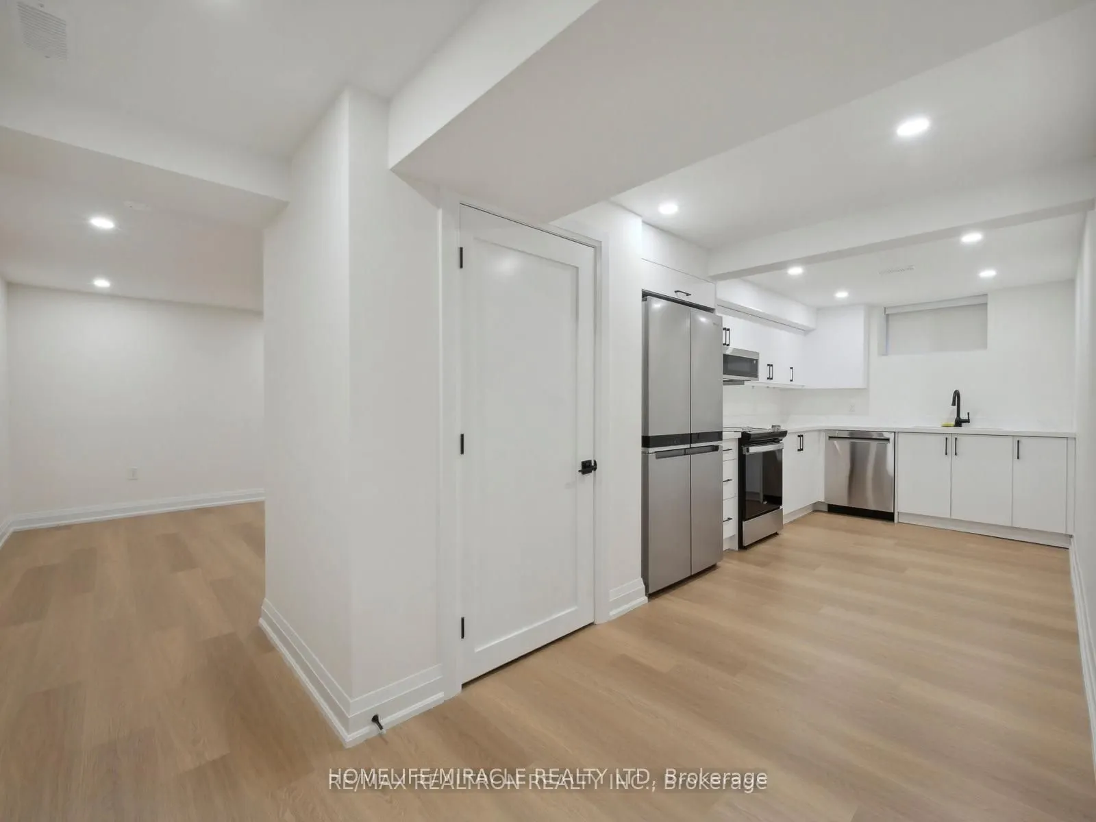 35 Alanmeade Crescent