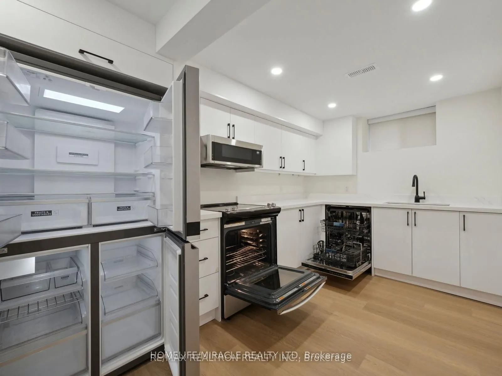 35 Alanmeade Crescent