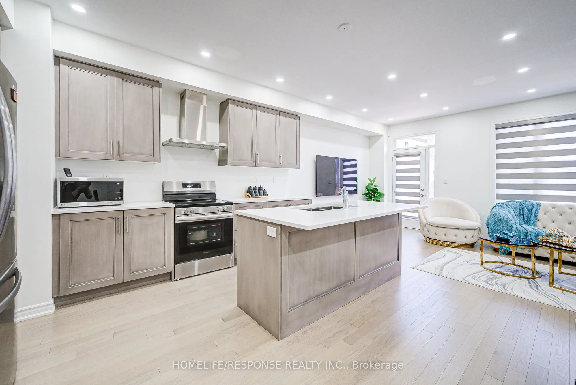 595 CELANDINE Terrace