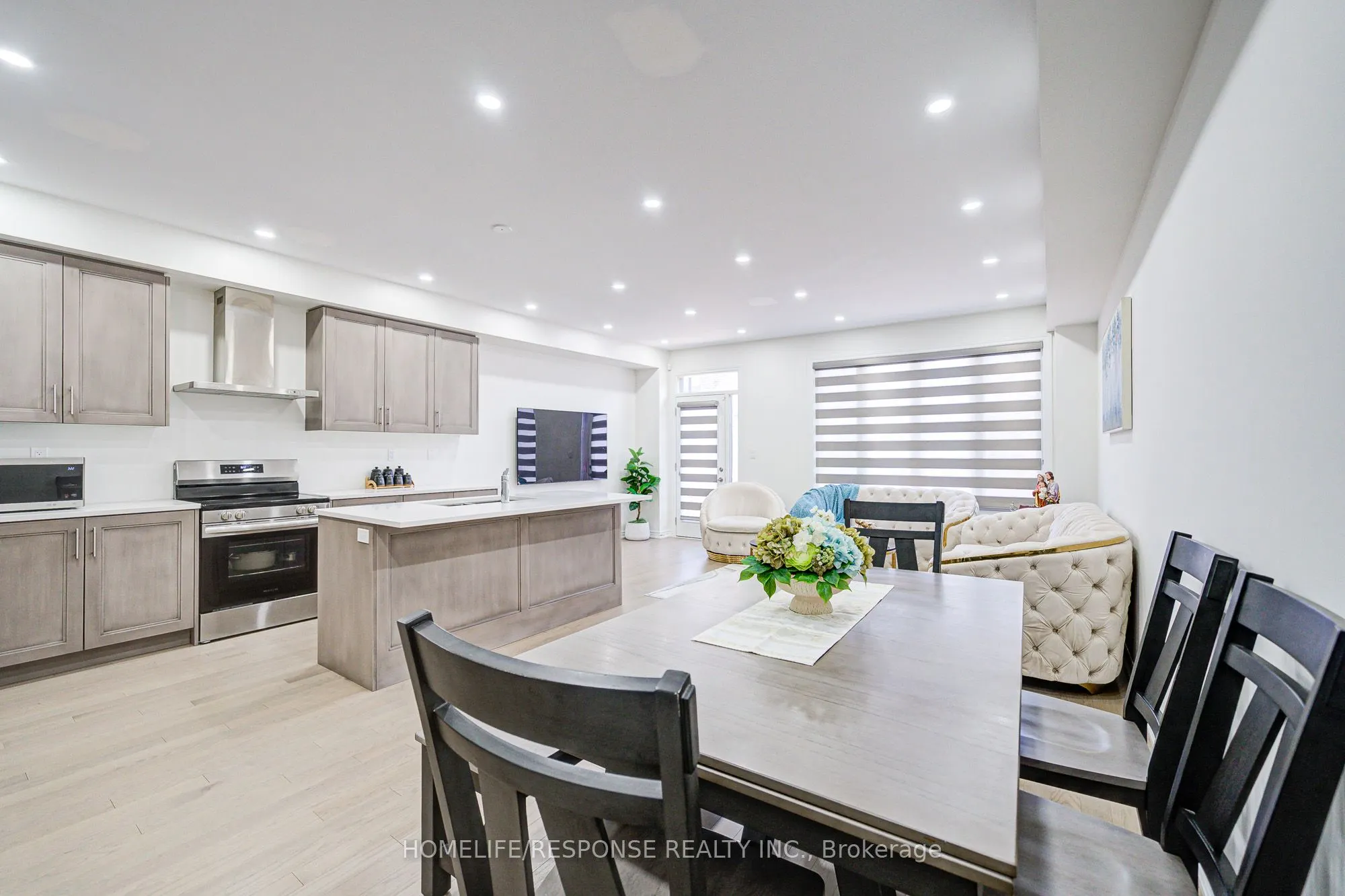 595 CELANDINE Terrace