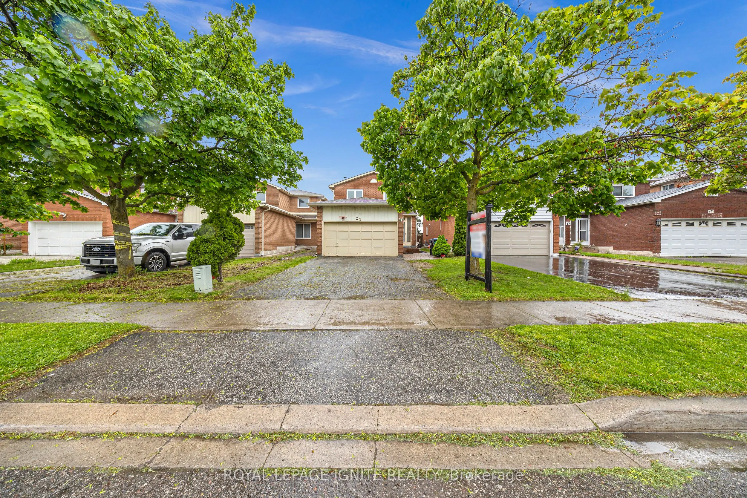 21 Toba Crescent