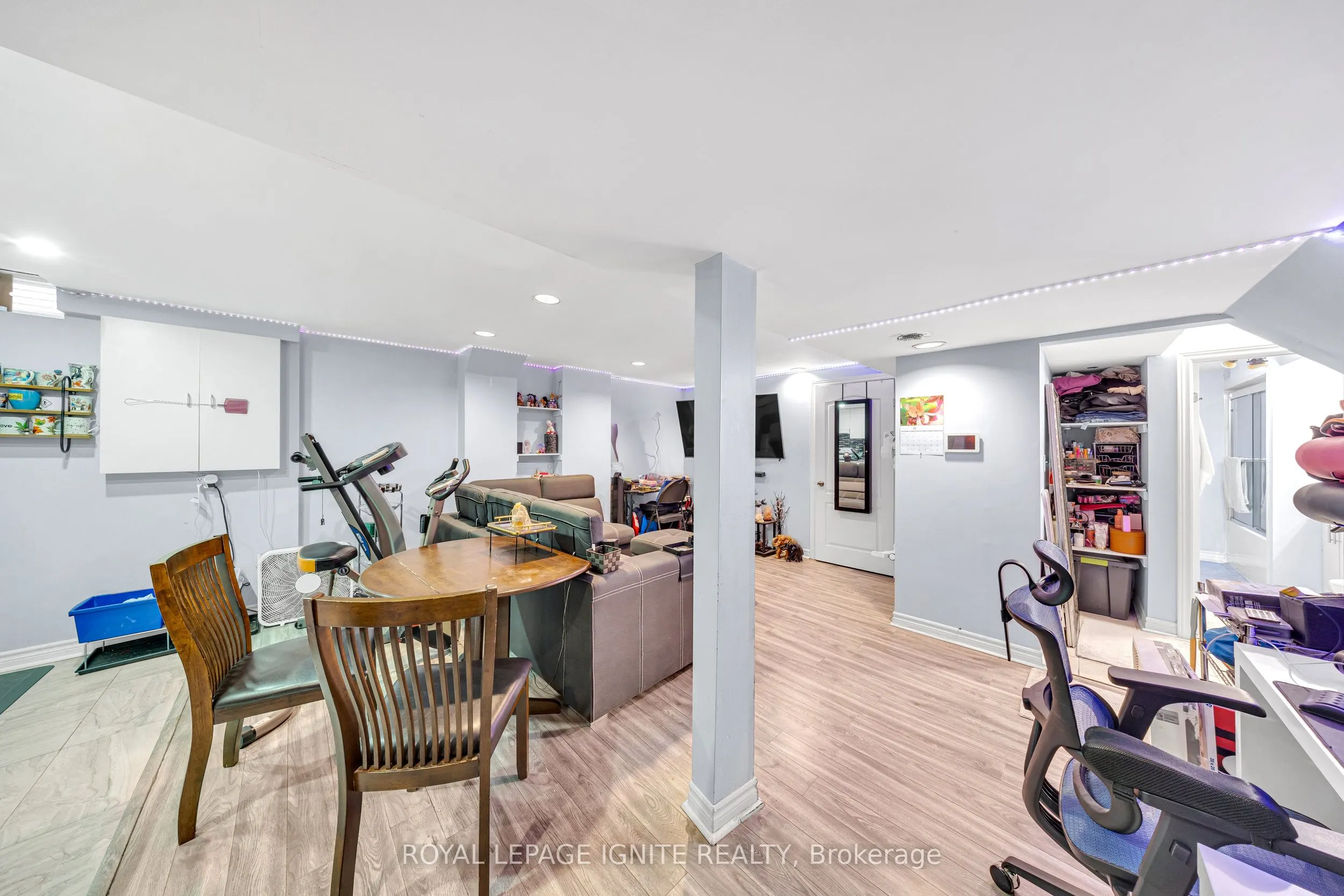 21 Toba Crescent