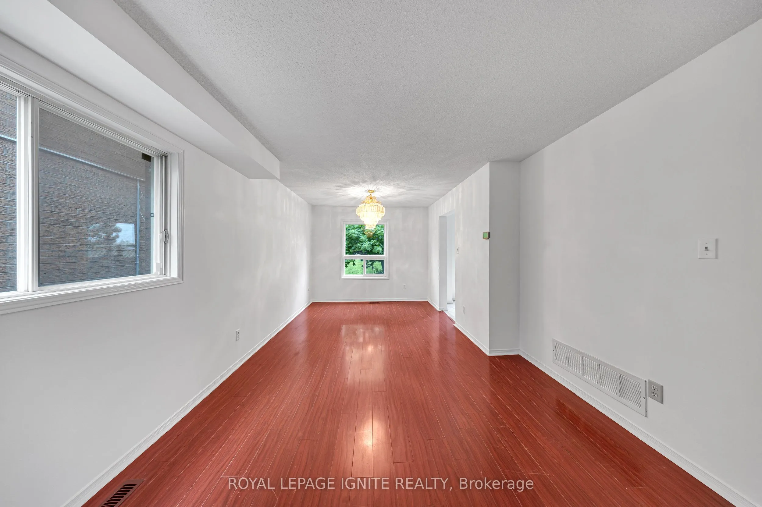 21 Toba Crescent