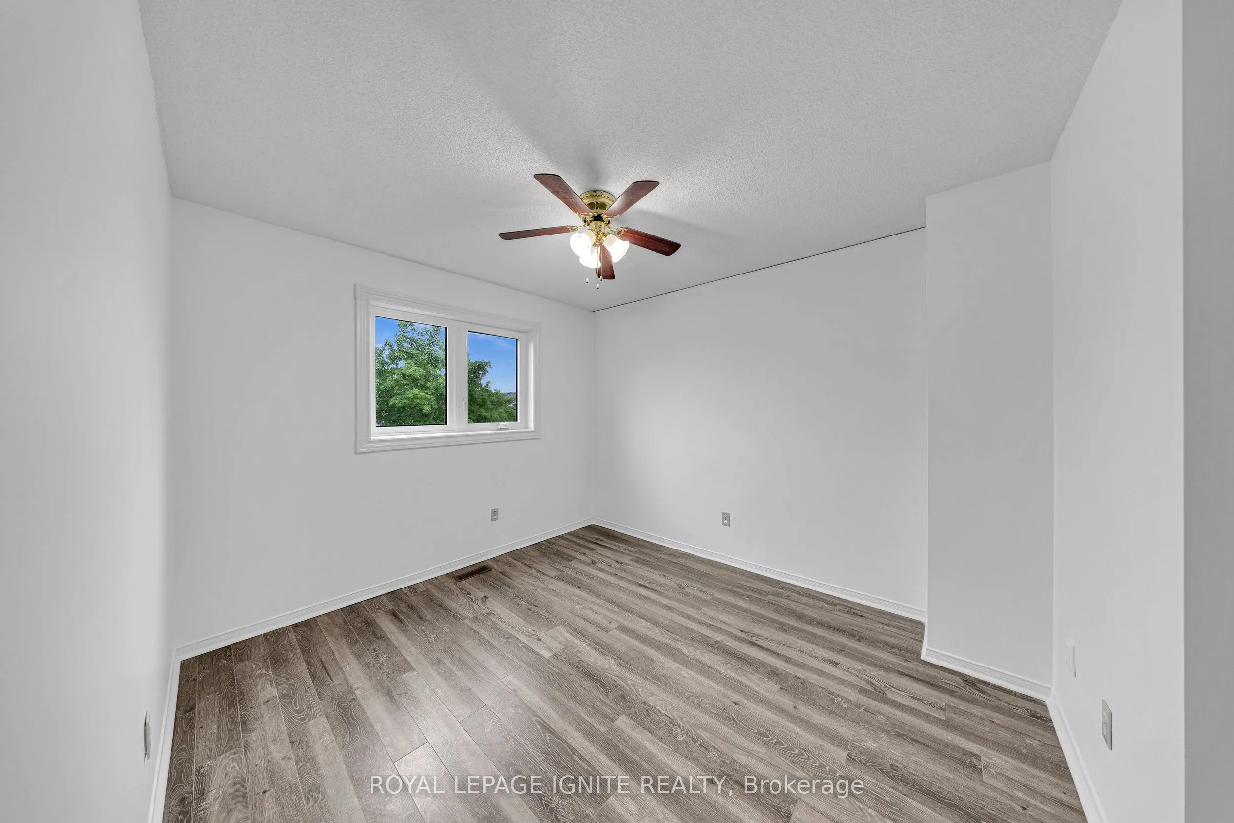 21 Toba Crescent